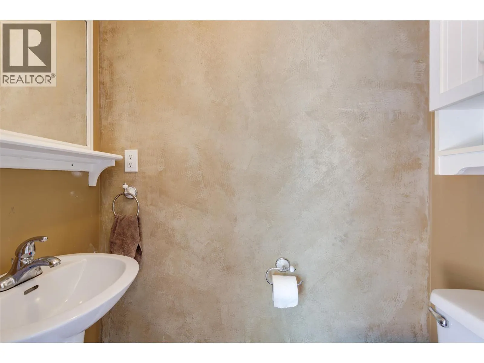 2095 Boucherie Road Unit# 15