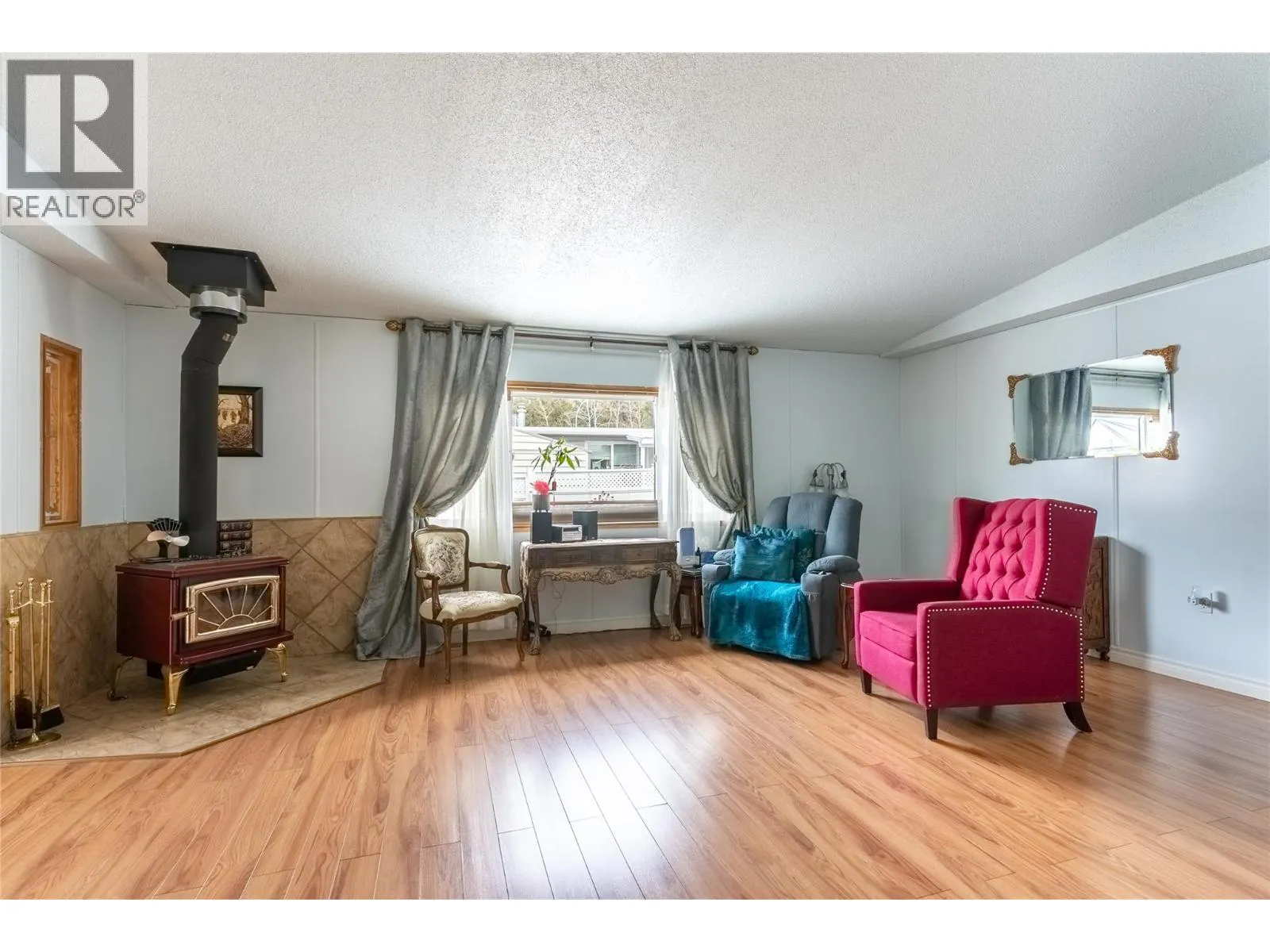 6 Jasper Drive