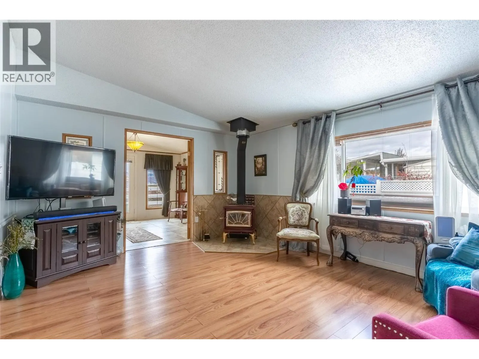 6 Jasper Drive