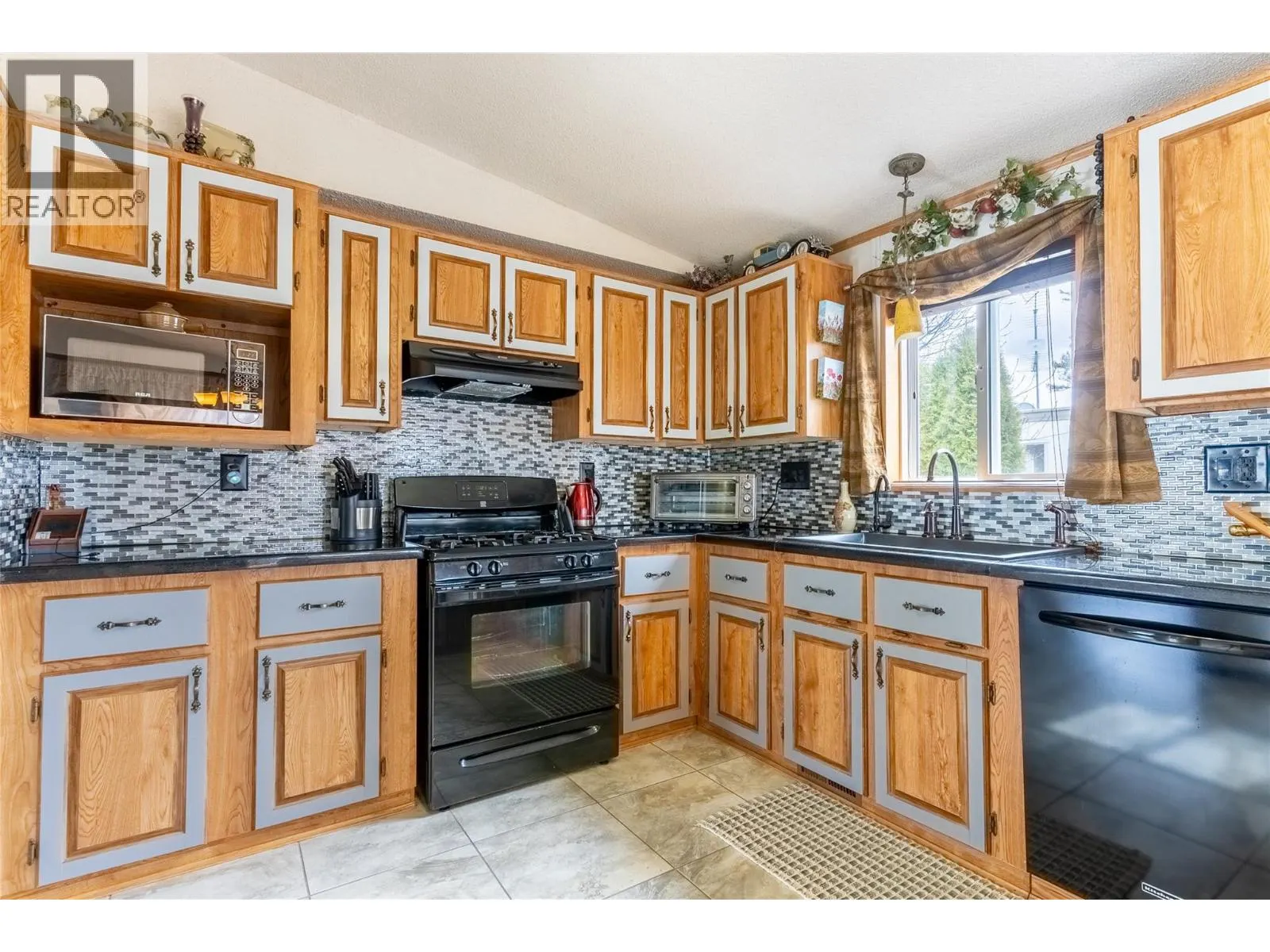 6 Jasper Drive