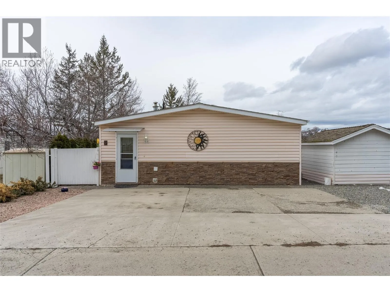 6 Jasper Drive