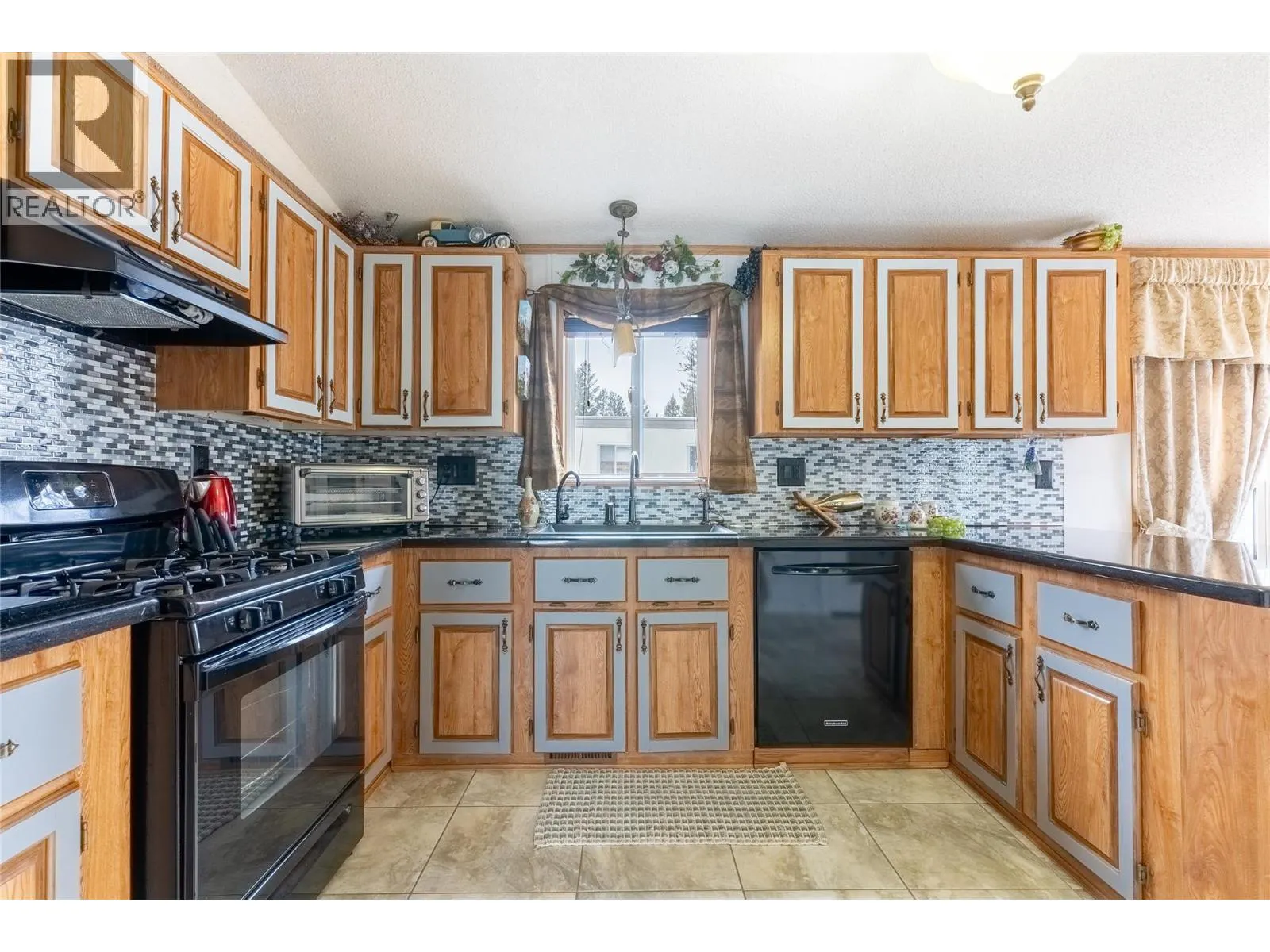 6 Jasper Drive