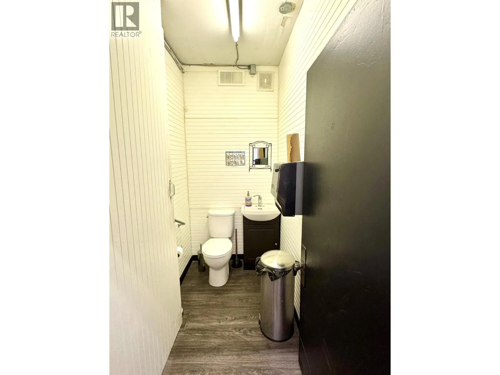 6271 Main Street