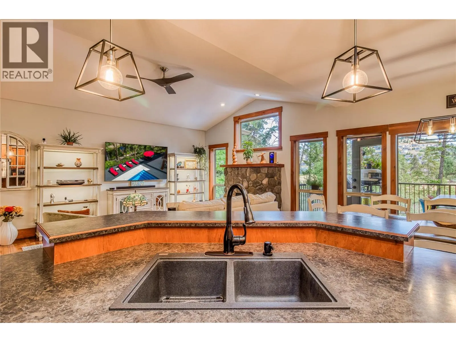 1604 Kloppenburg Road