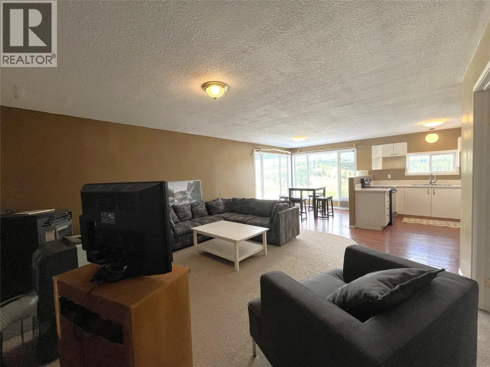 4425 Strawberry Heights Road