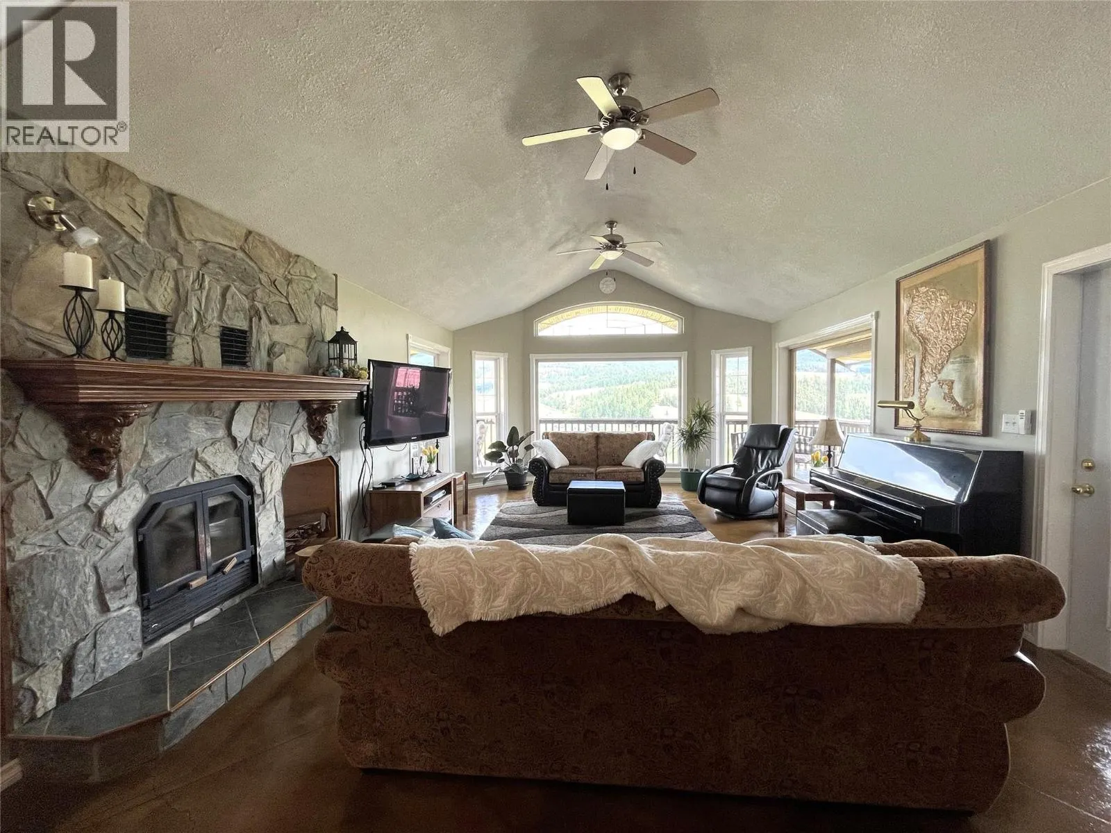 4425 Strawberry Heights Road