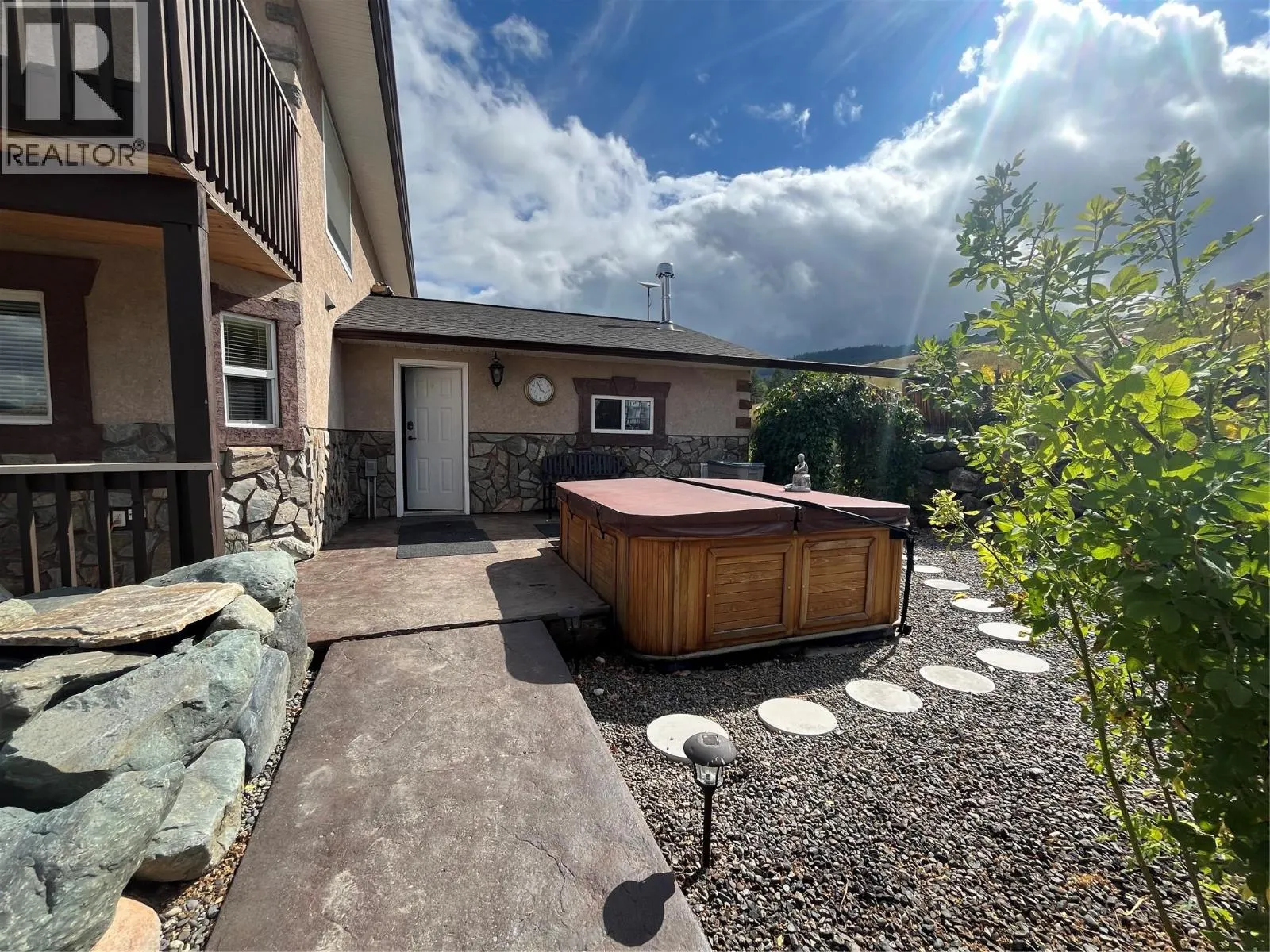 4425 Strawberry Heights Road