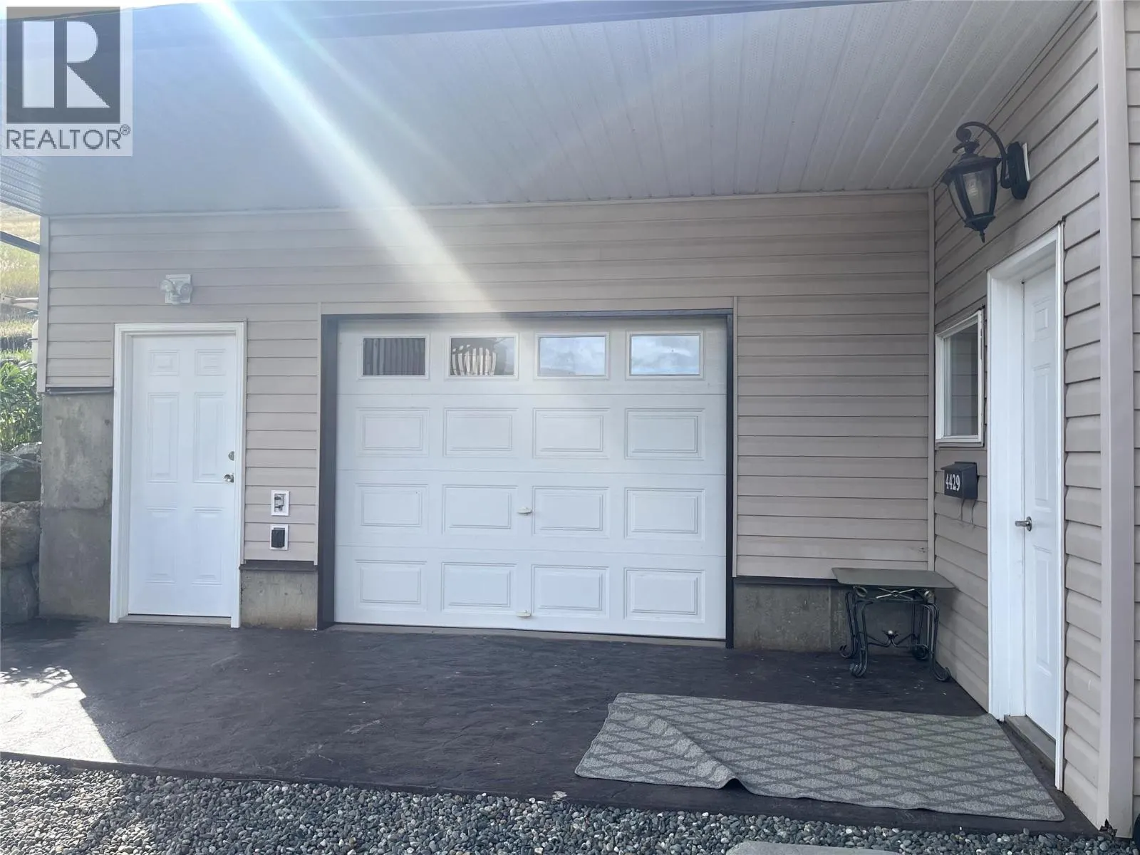 4425 Strawberry Heights Road