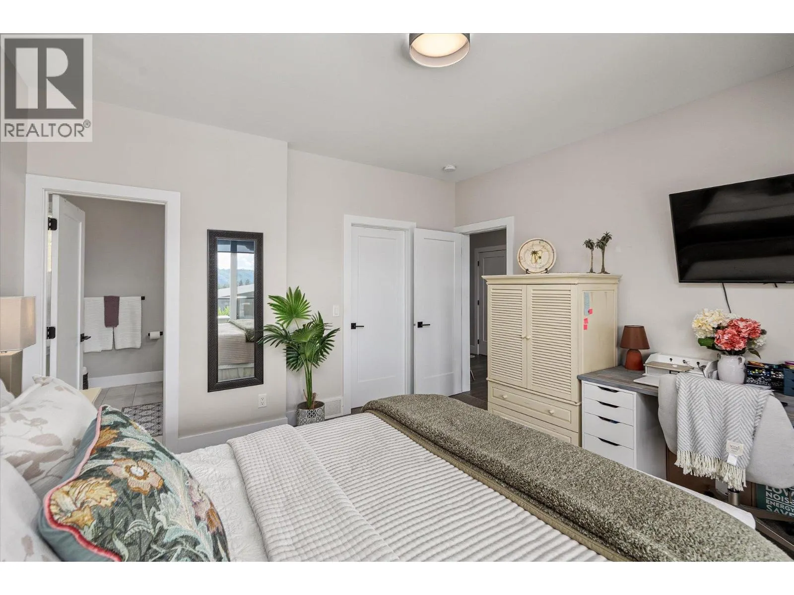 2492 Tallus Heights Lane