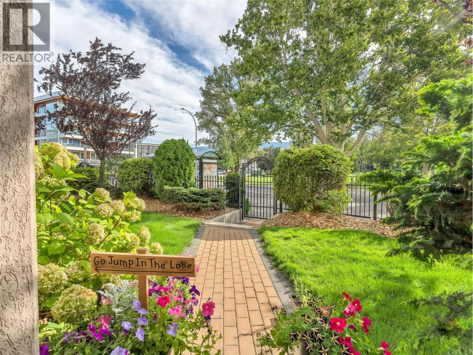 100 LAKESHORE Drive W Unit# 111