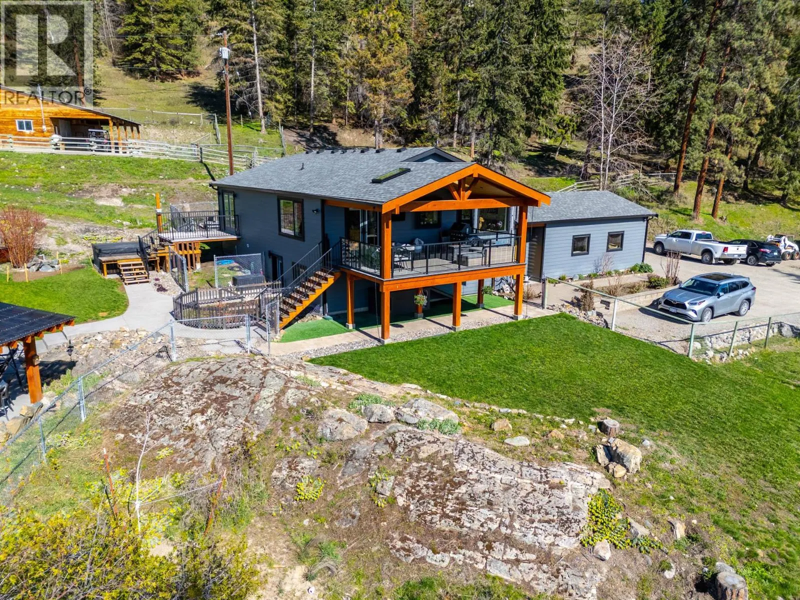 6025 Farmers Drive