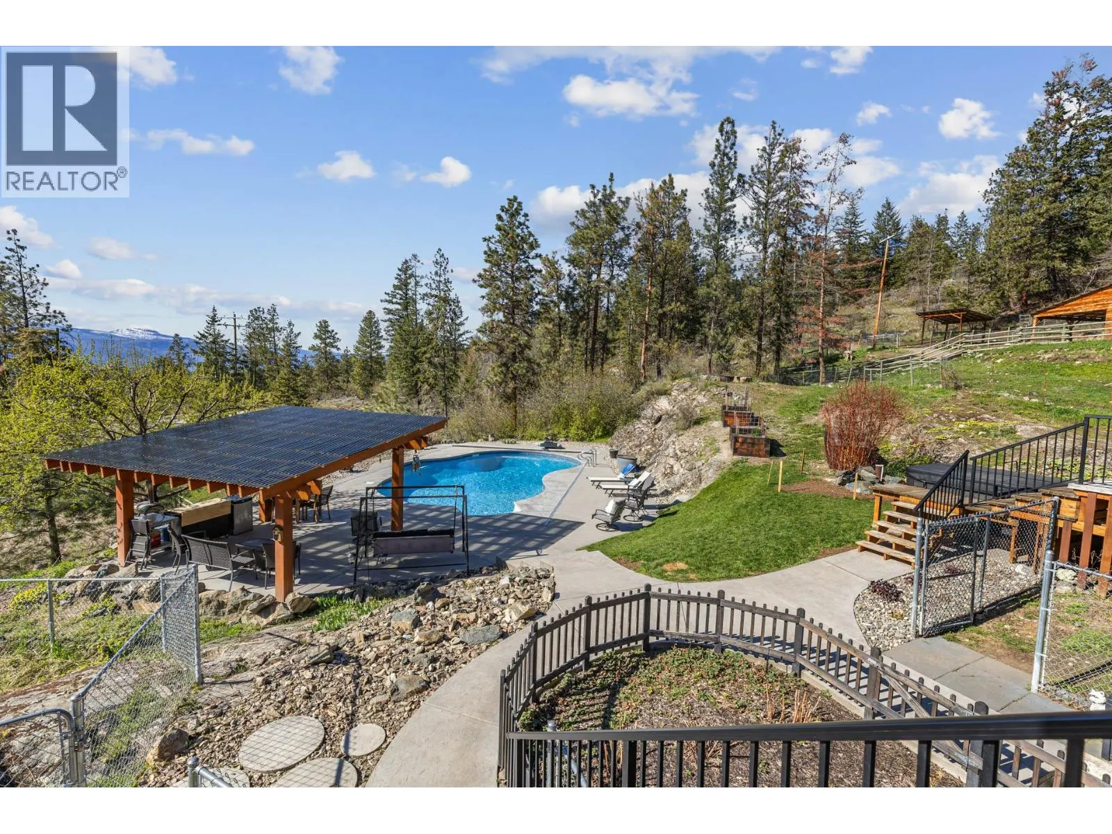 6025 Farmers Drive