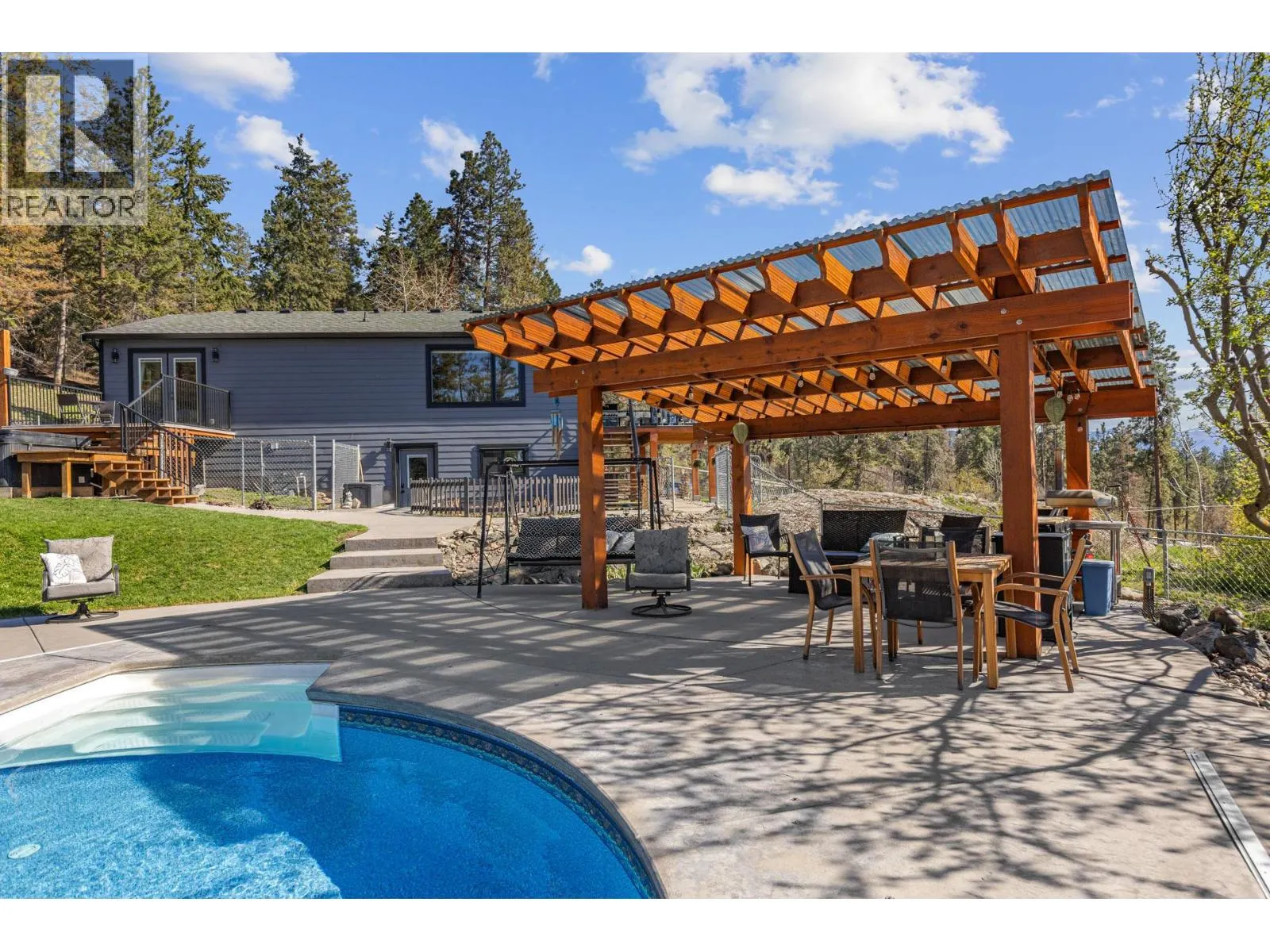 6025 Farmers Drive