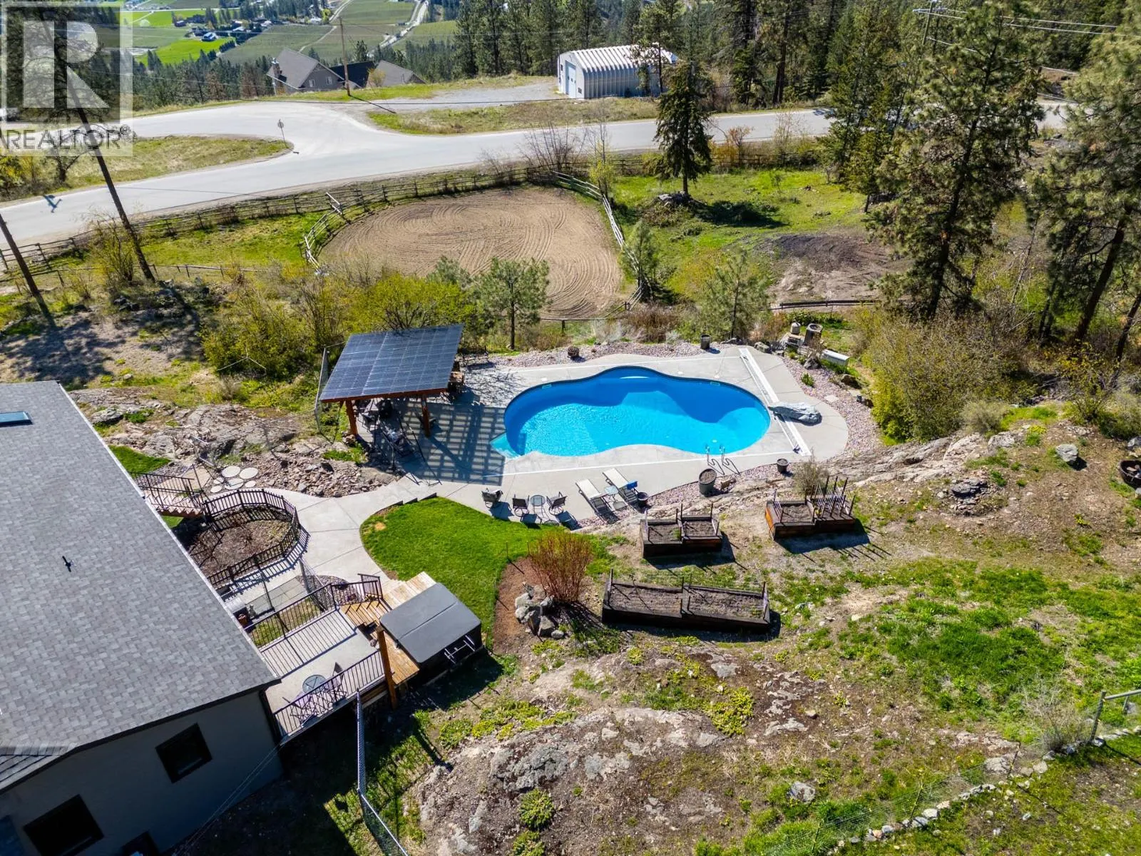 6025 Farmers Drive