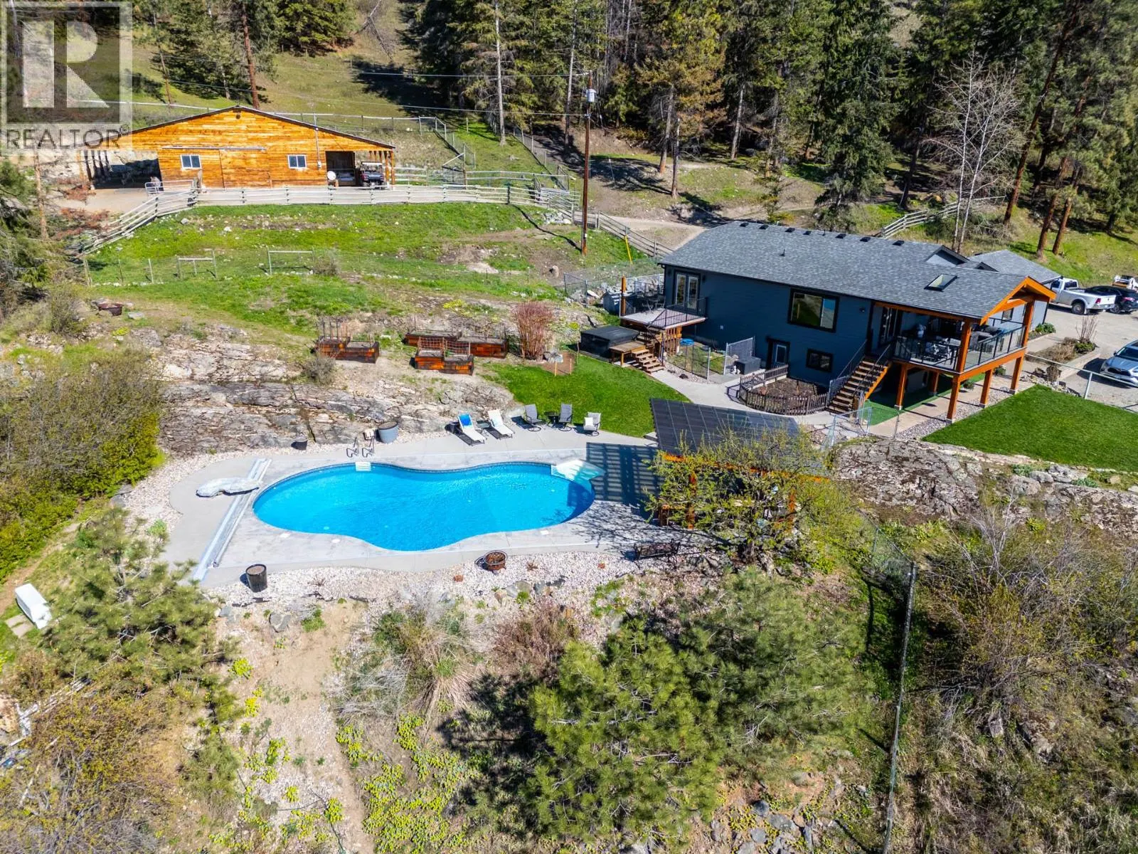 6025 Farmers Drive