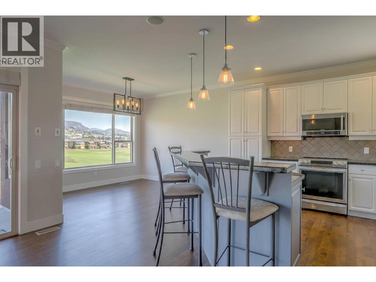 2302 Pine Vista Place