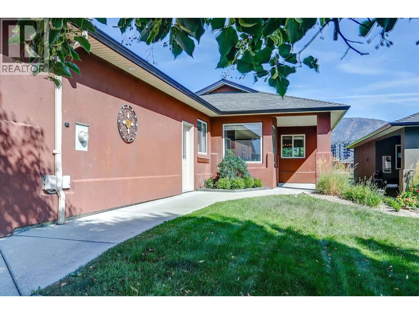 2302 Pine Vista Place