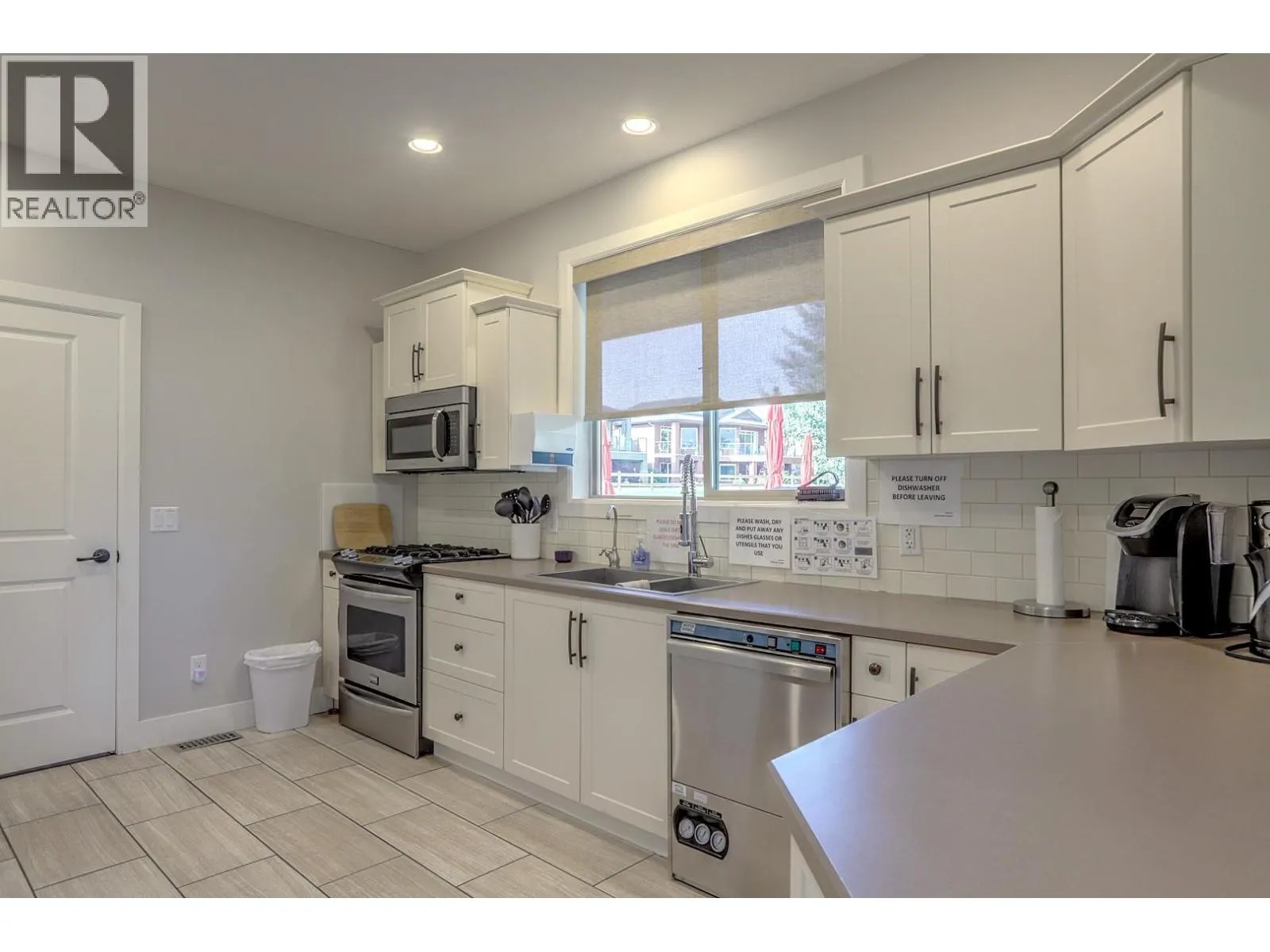 2302 Pine Vista Place
