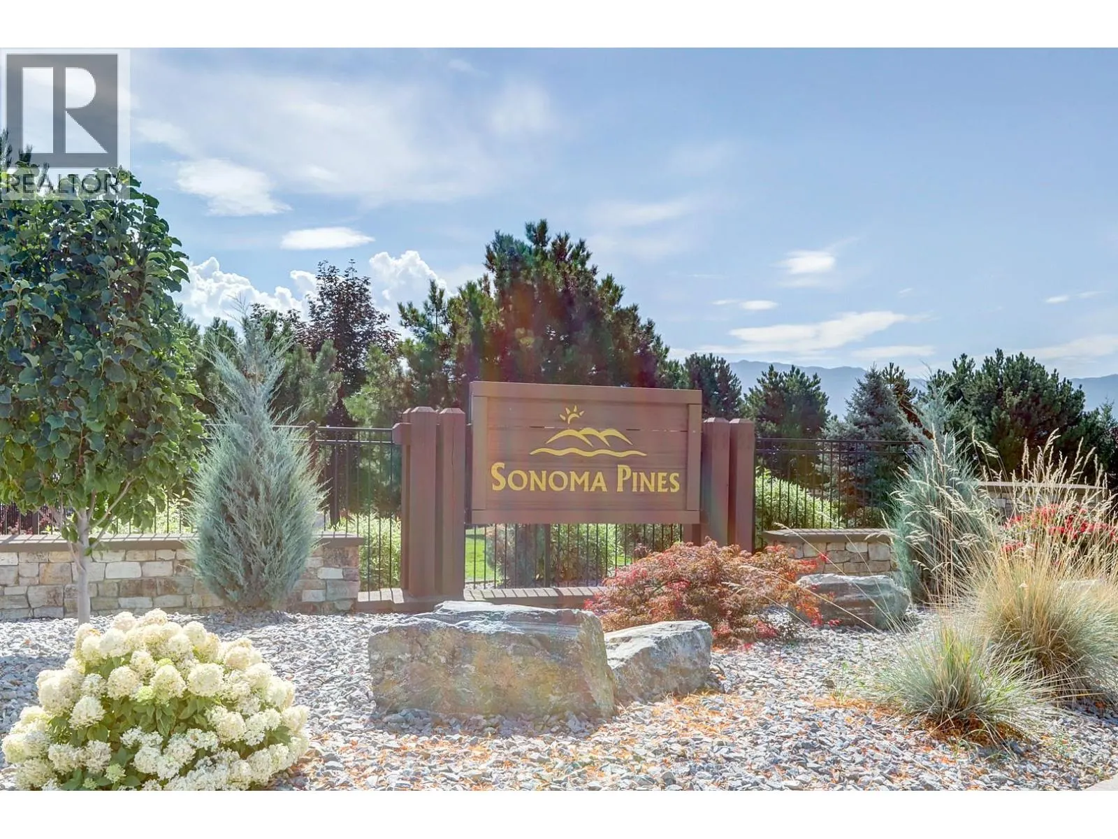 2302 Pine Vista Place