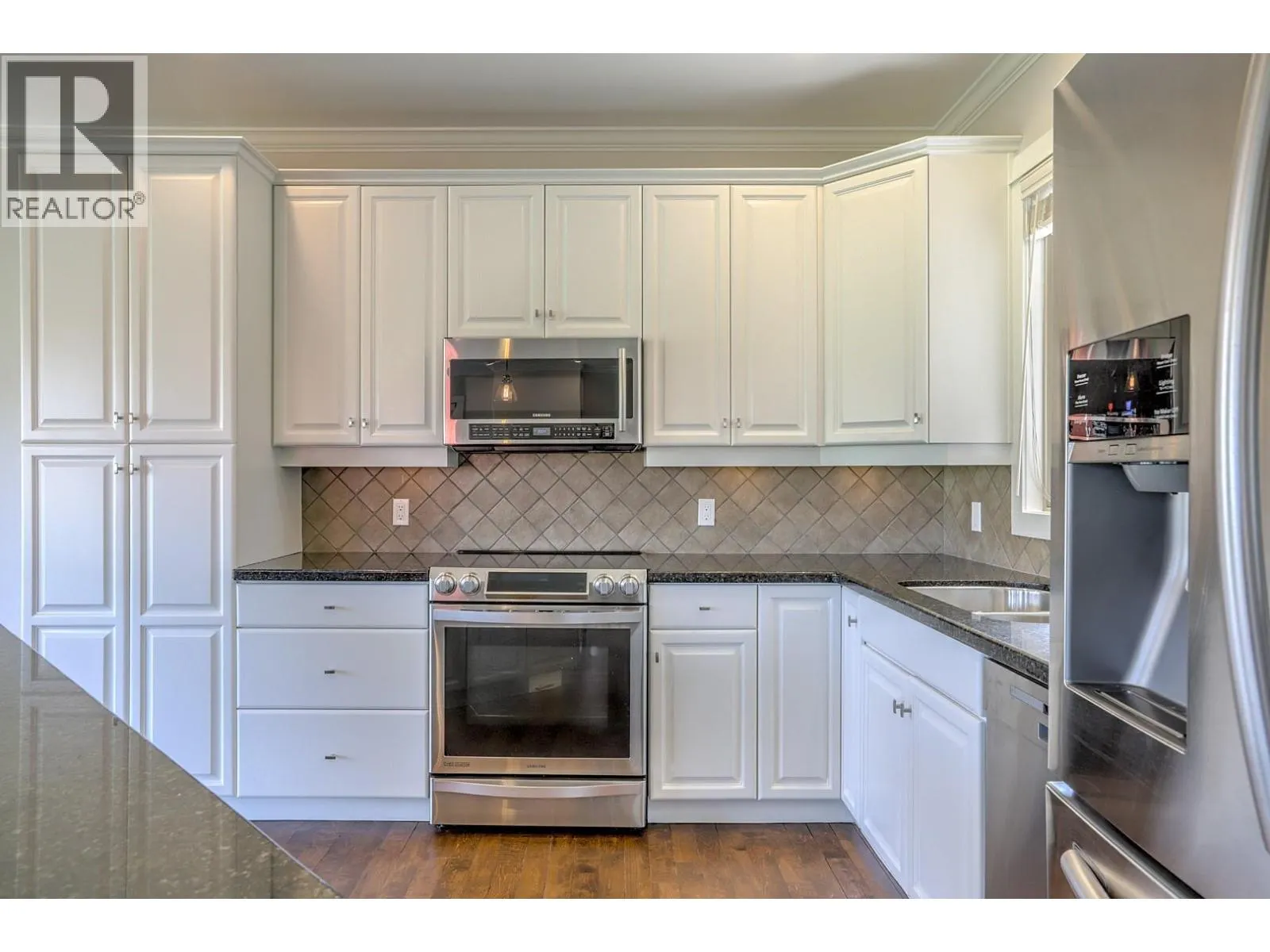 2302 Pine Vista Place