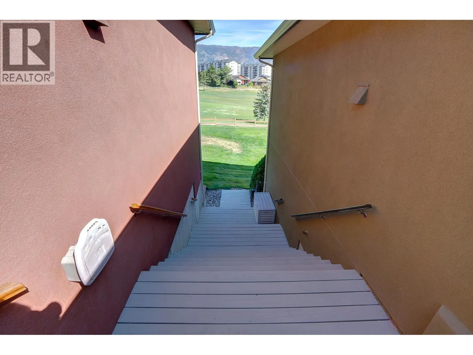 2302 Pine Vista Place