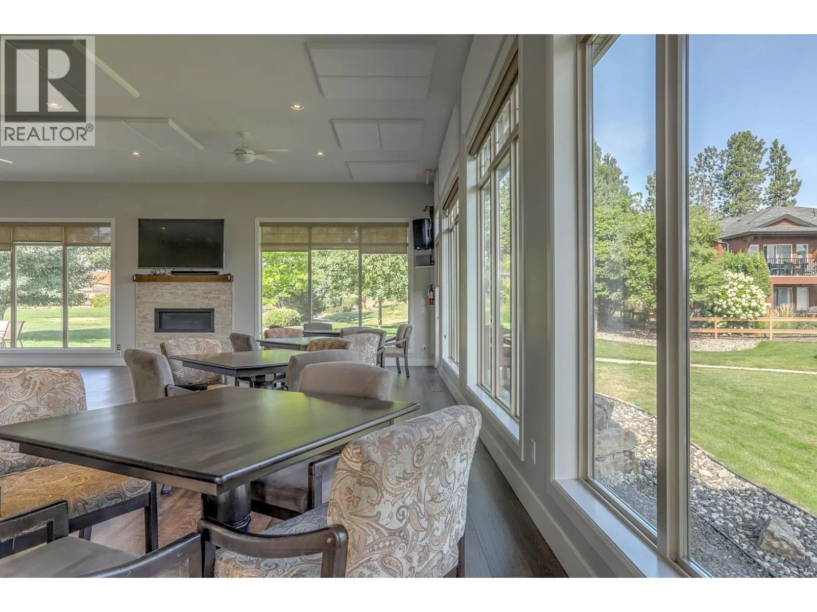 2302 Pine Vista Place