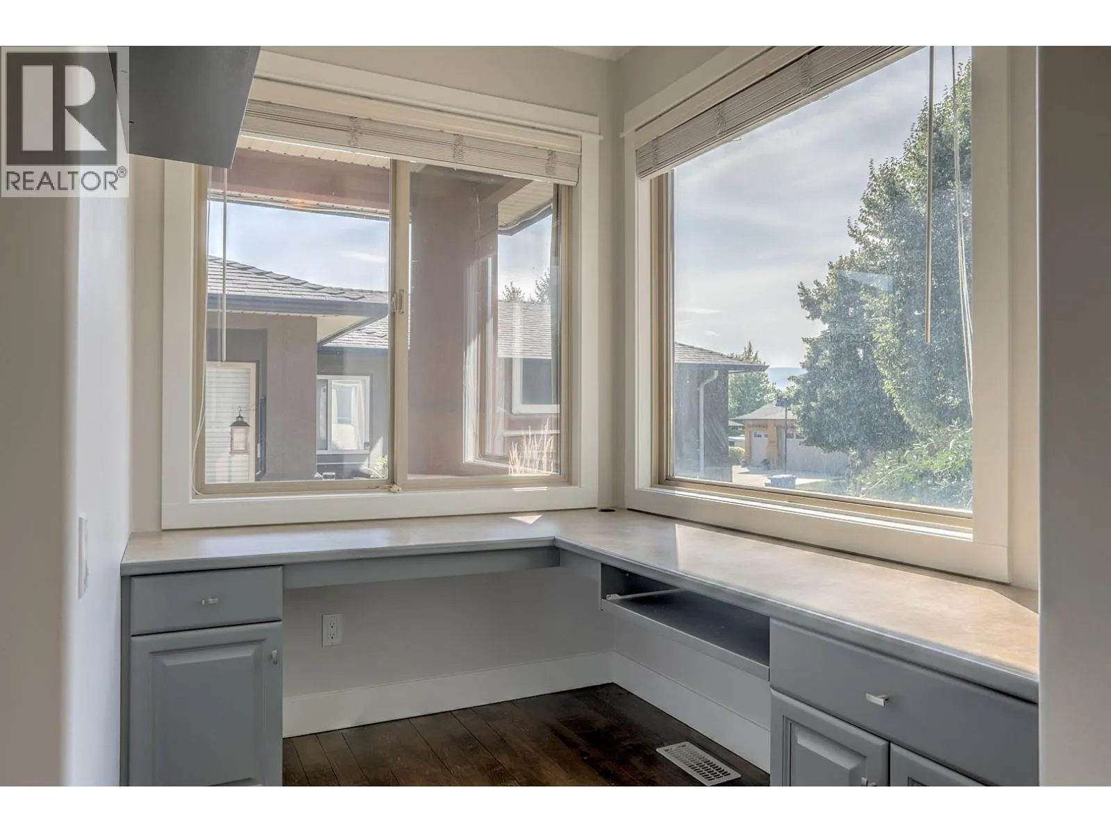 2302 Pine Vista Place