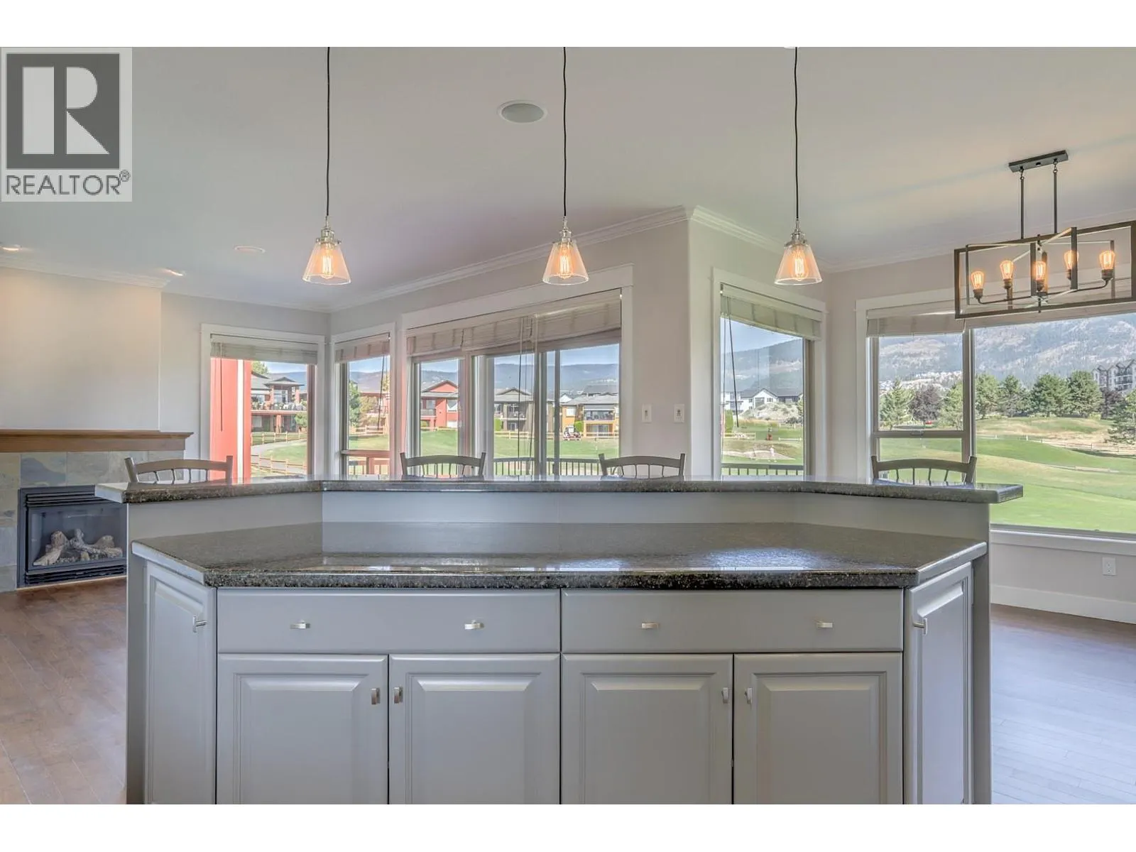 2302 Pine Vista Place
