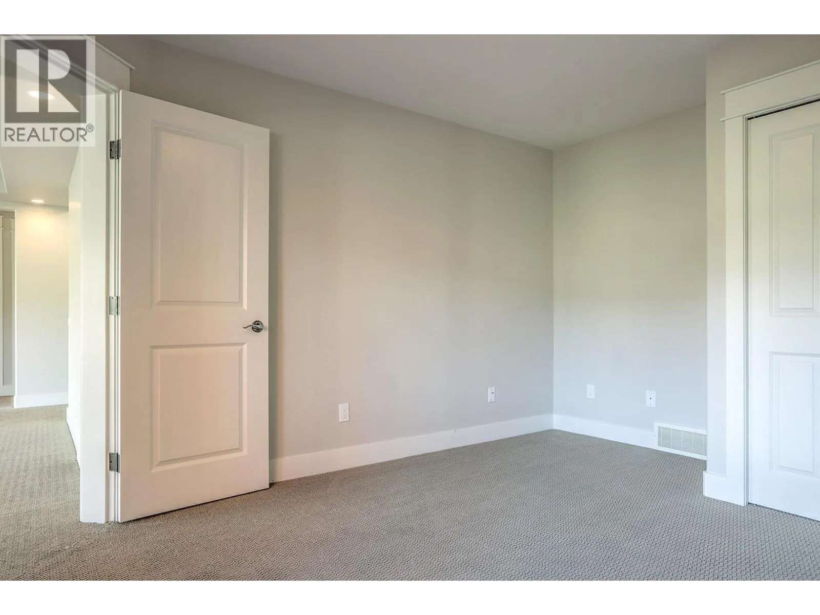 2302 Pine Vista Place