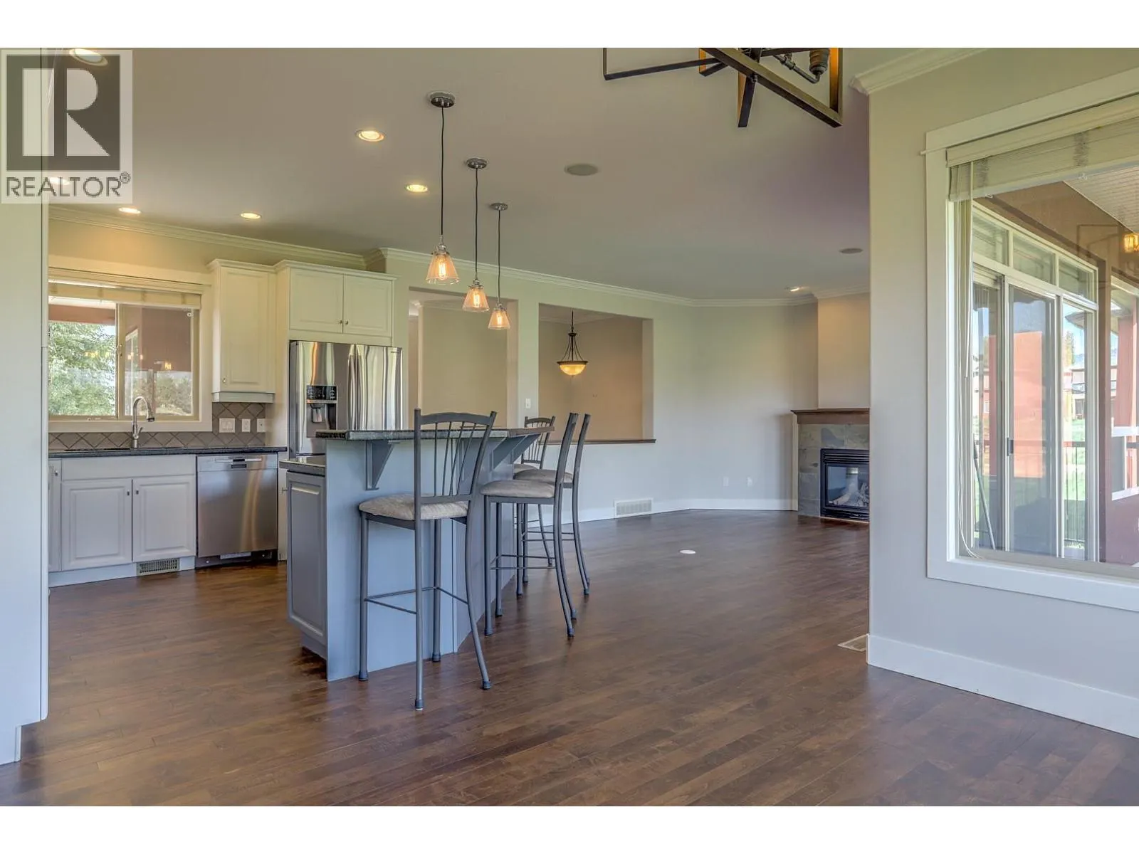2302 Pine Vista Place