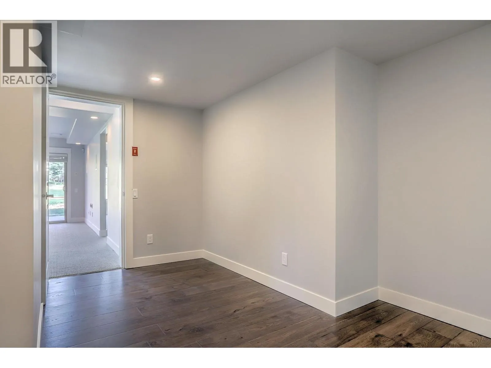 2302 Pine Vista Place