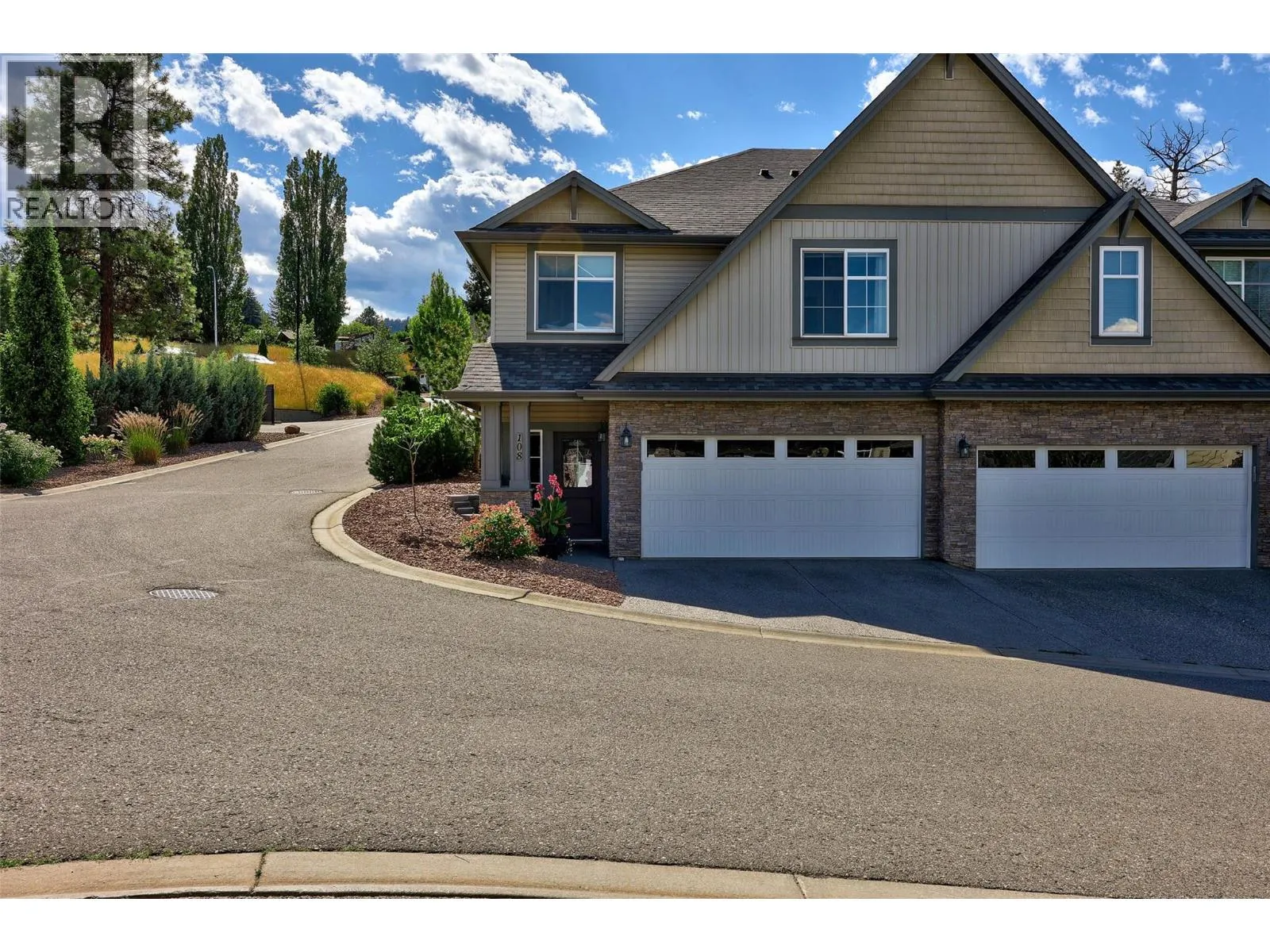 770 HUGH ALLAN Drive Unit# 108