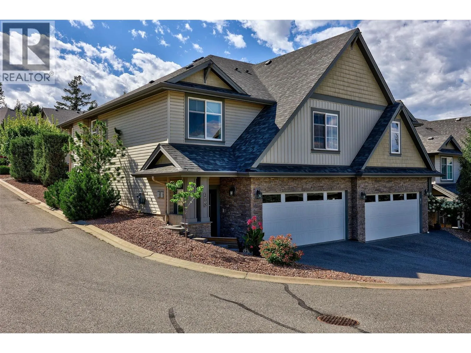 770 HUGH ALLAN Drive Unit# 108