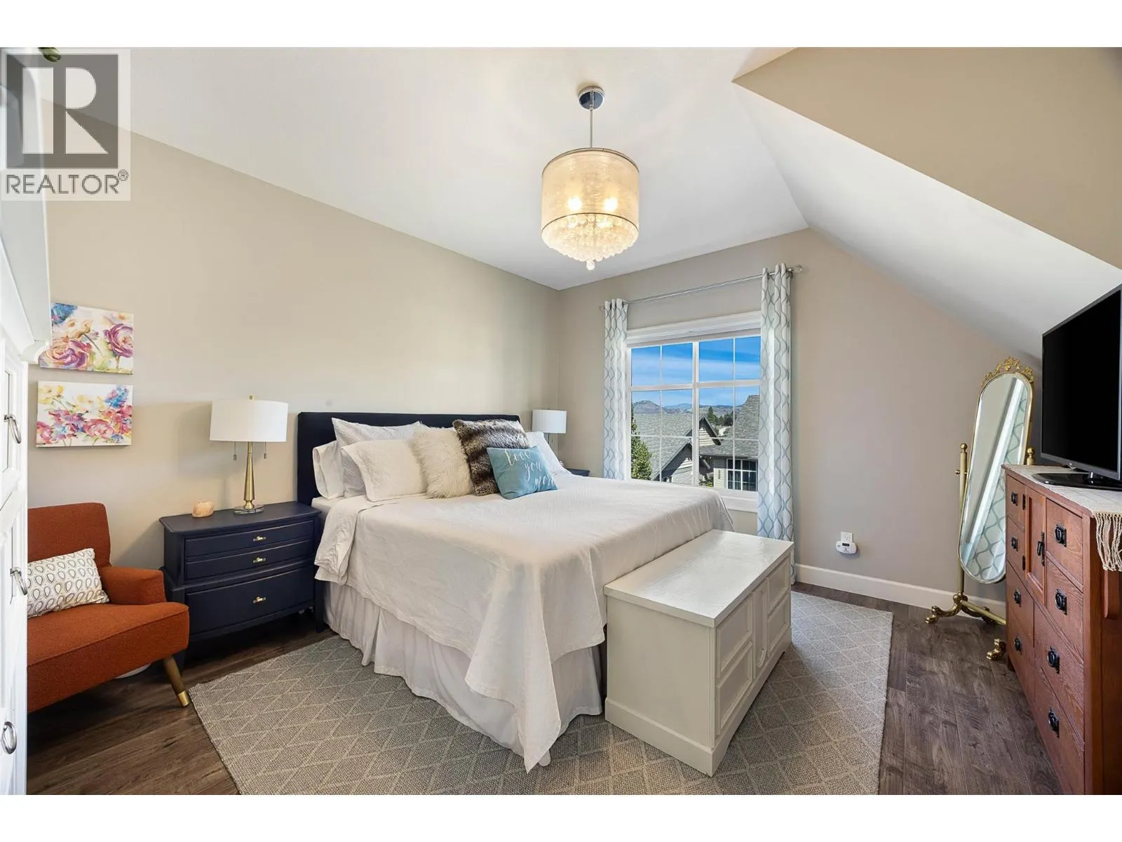770 HUGH ALLAN Drive Unit# 108