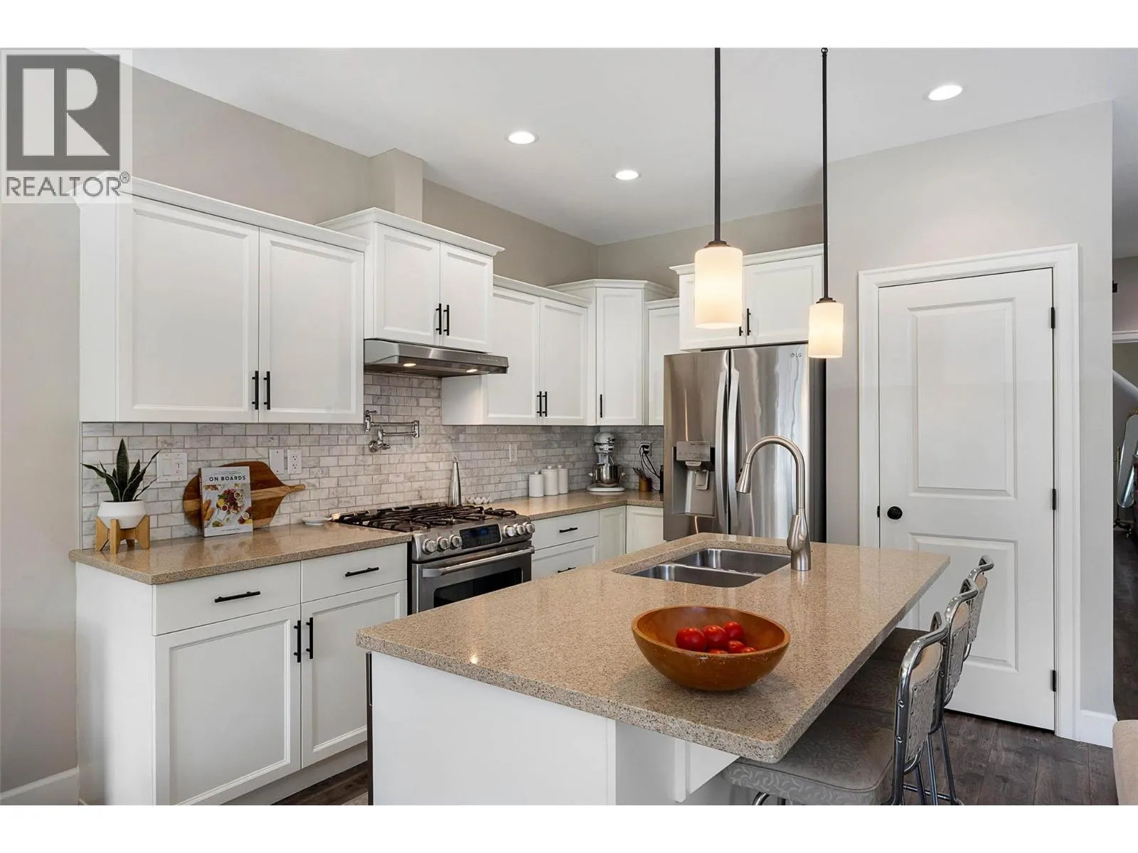 770 HUGH ALLAN Drive Unit# 108