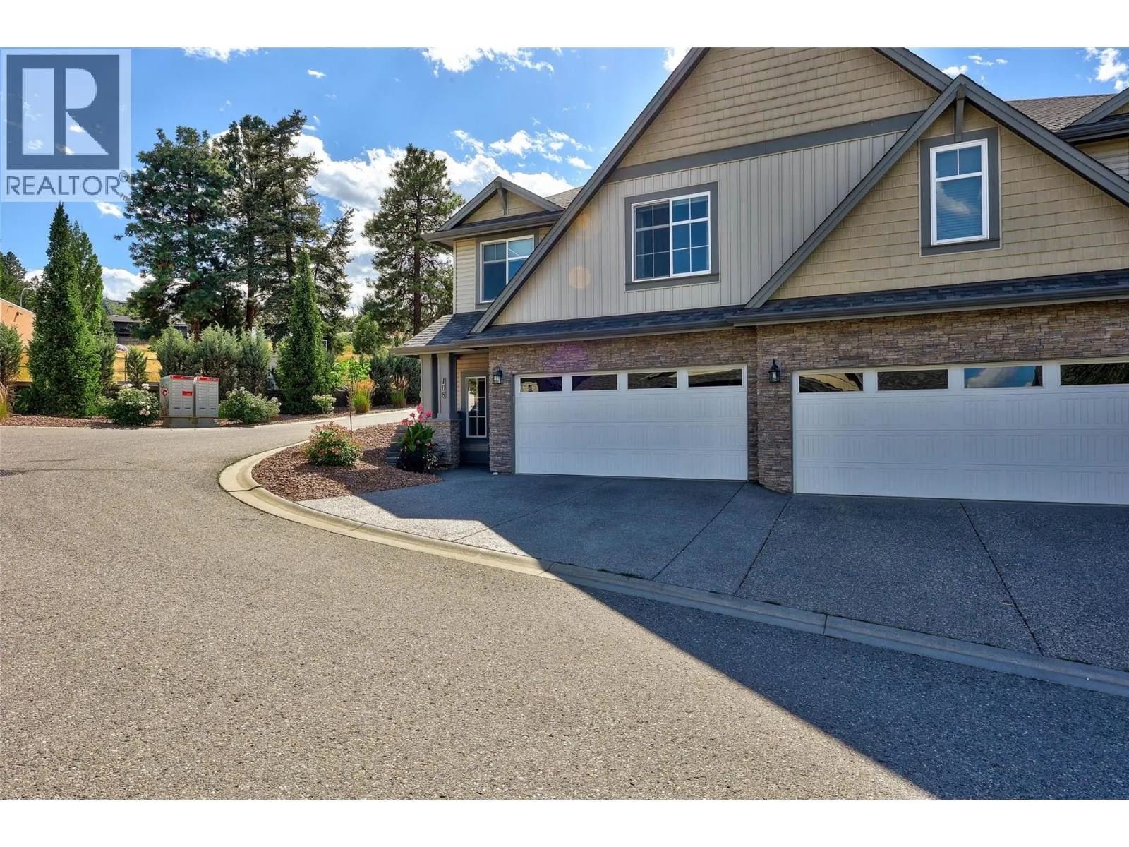 770 HUGH ALLAN Drive Unit# 108