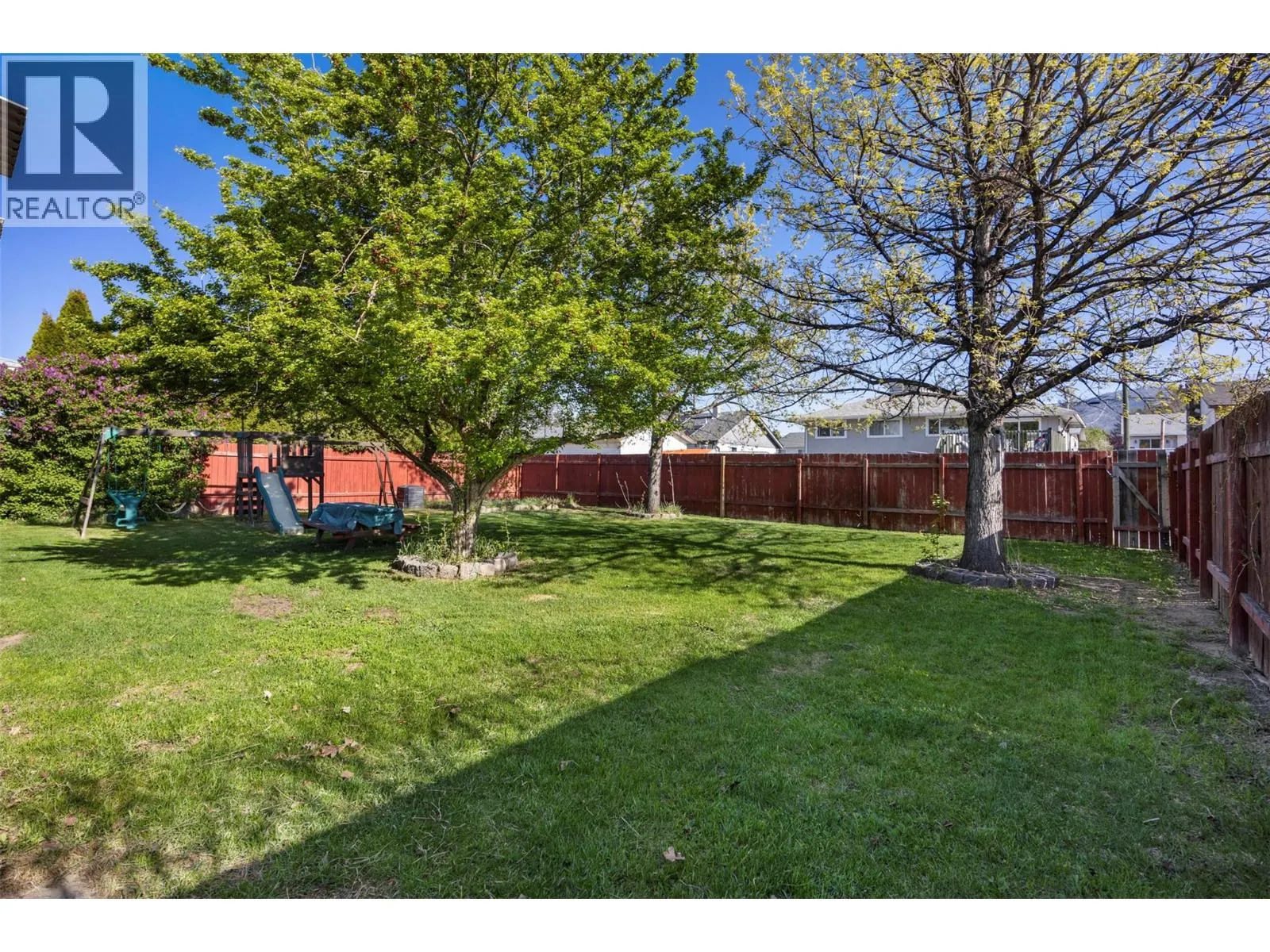 259 LARCH Avenue