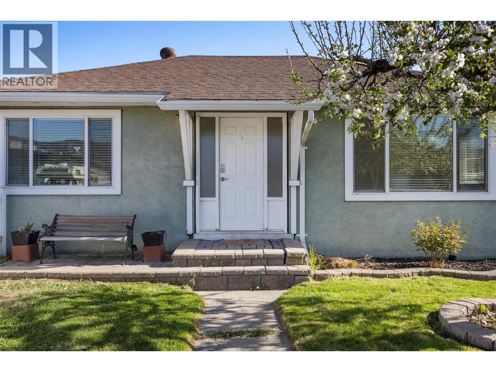 259 LARCH Avenue