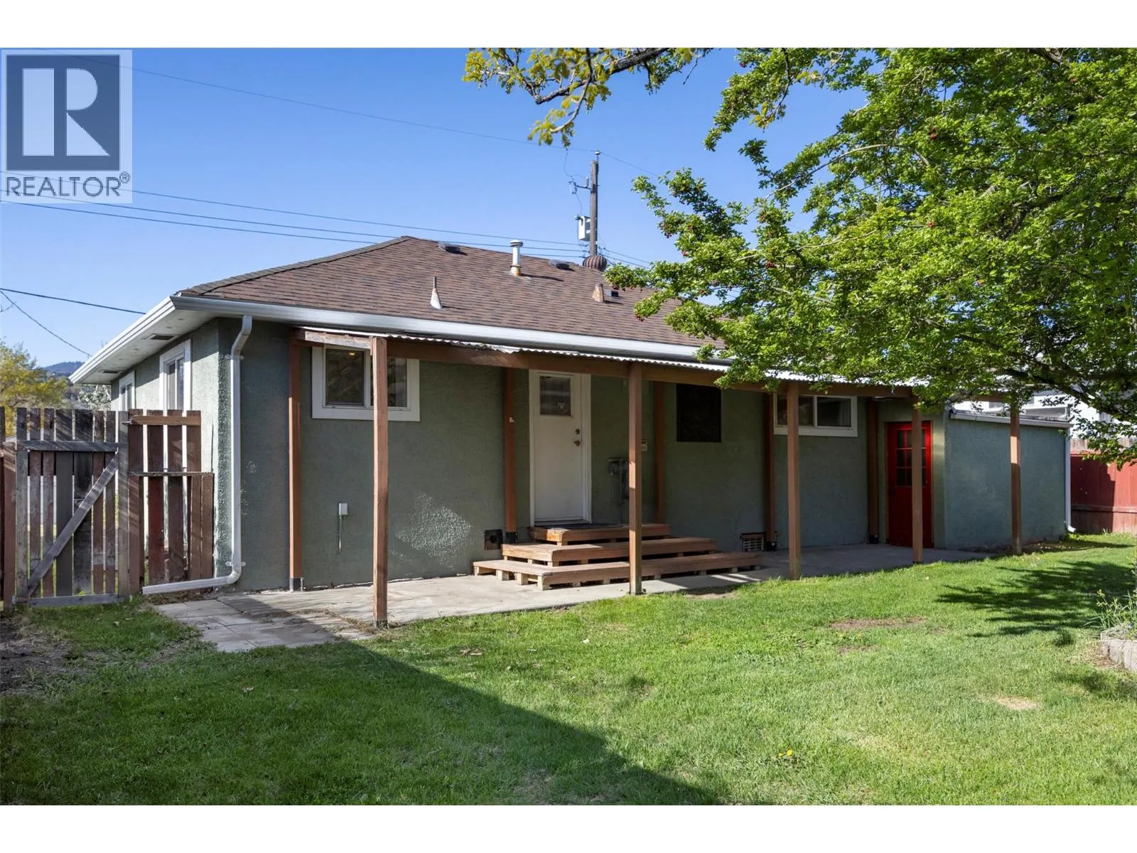 259 LARCH Avenue