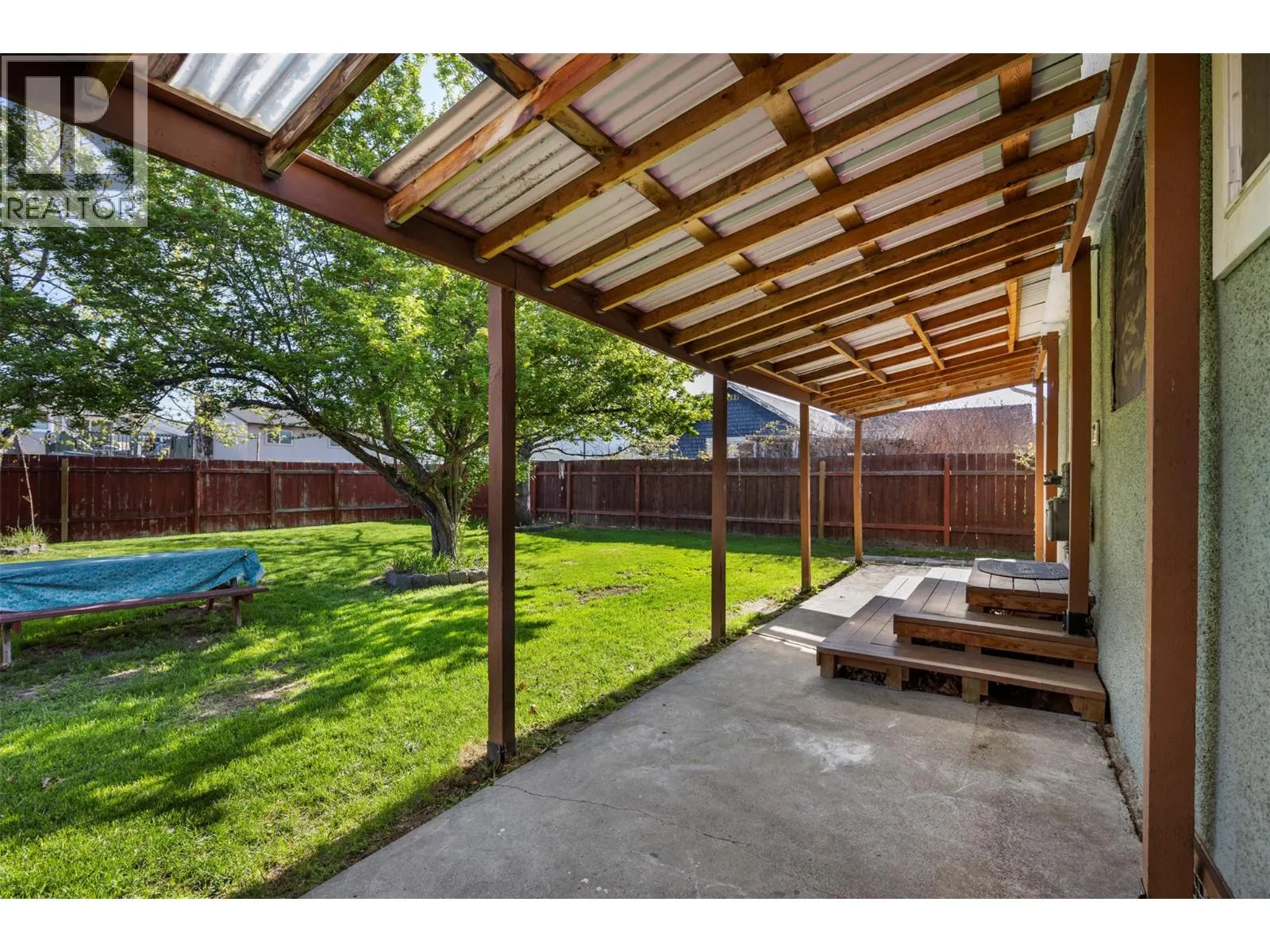 259 LARCH Avenue