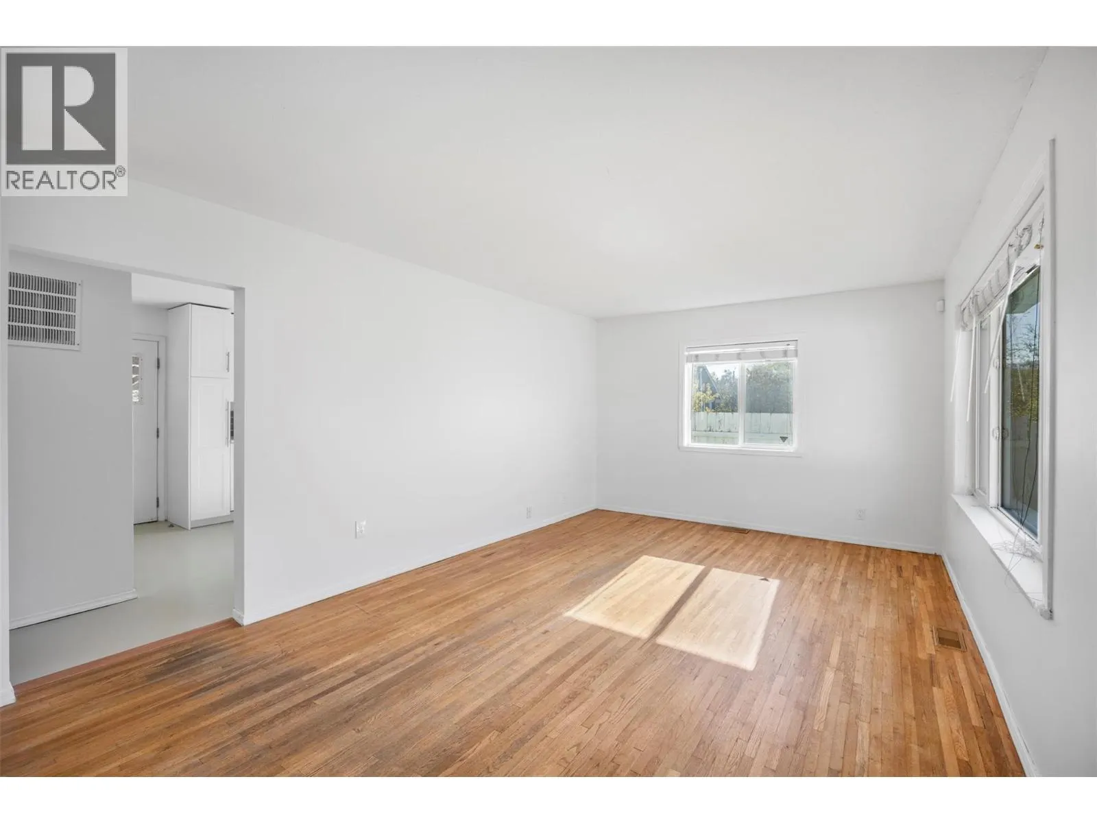 259 LARCH Avenue