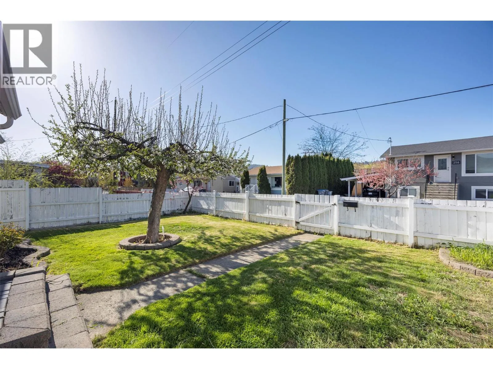 259 LARCH Avenue