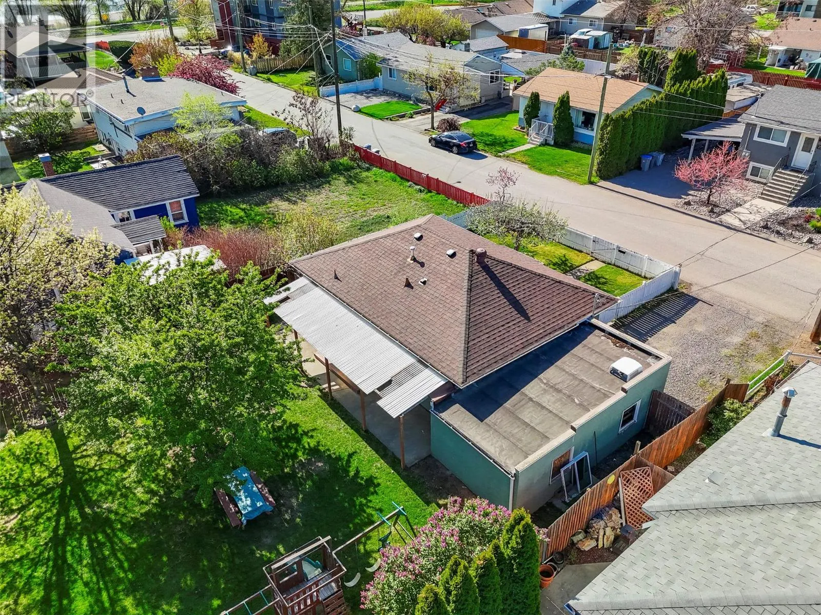 259 LARCH Avenue