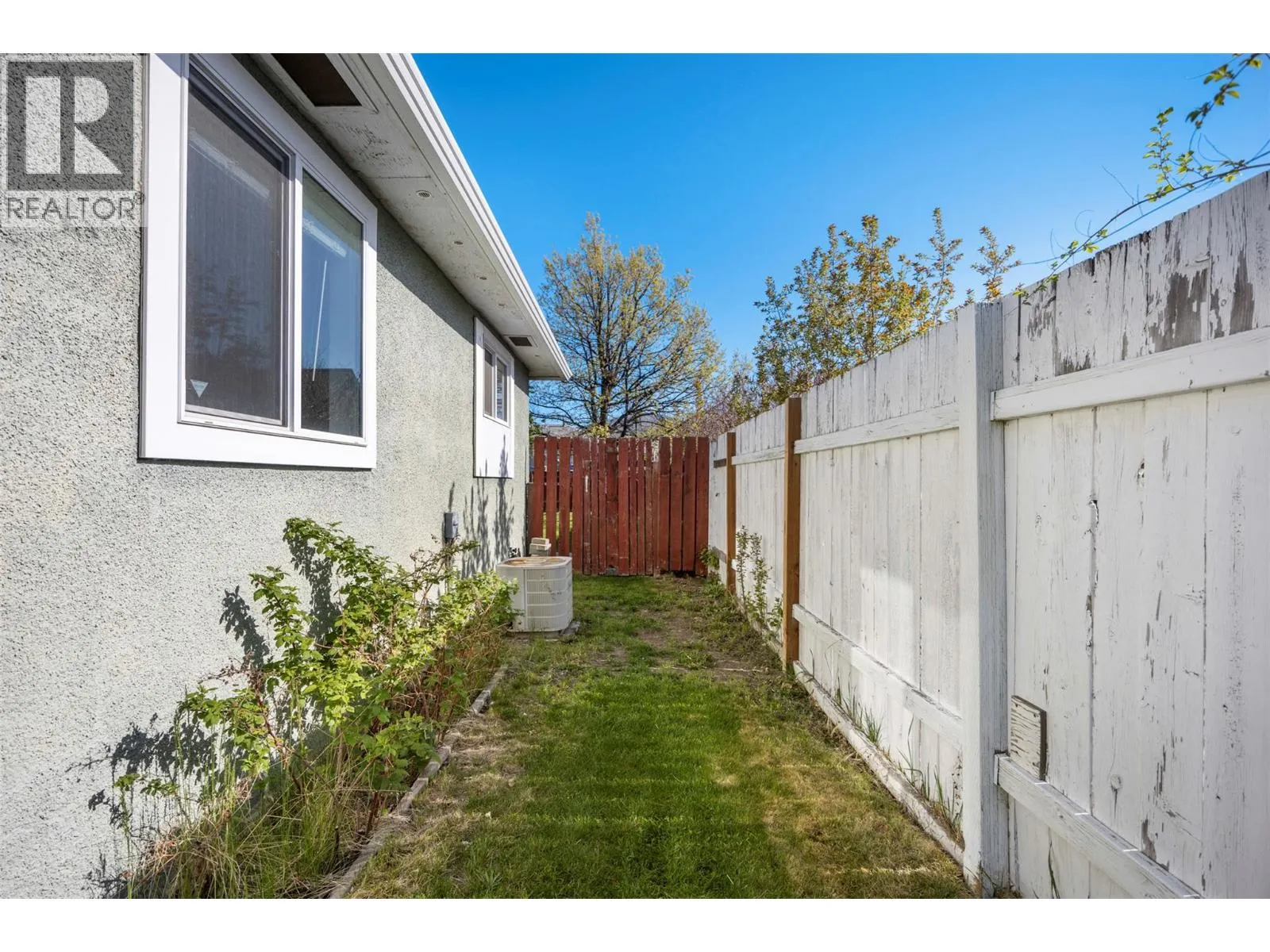 259 LARCH Avenue