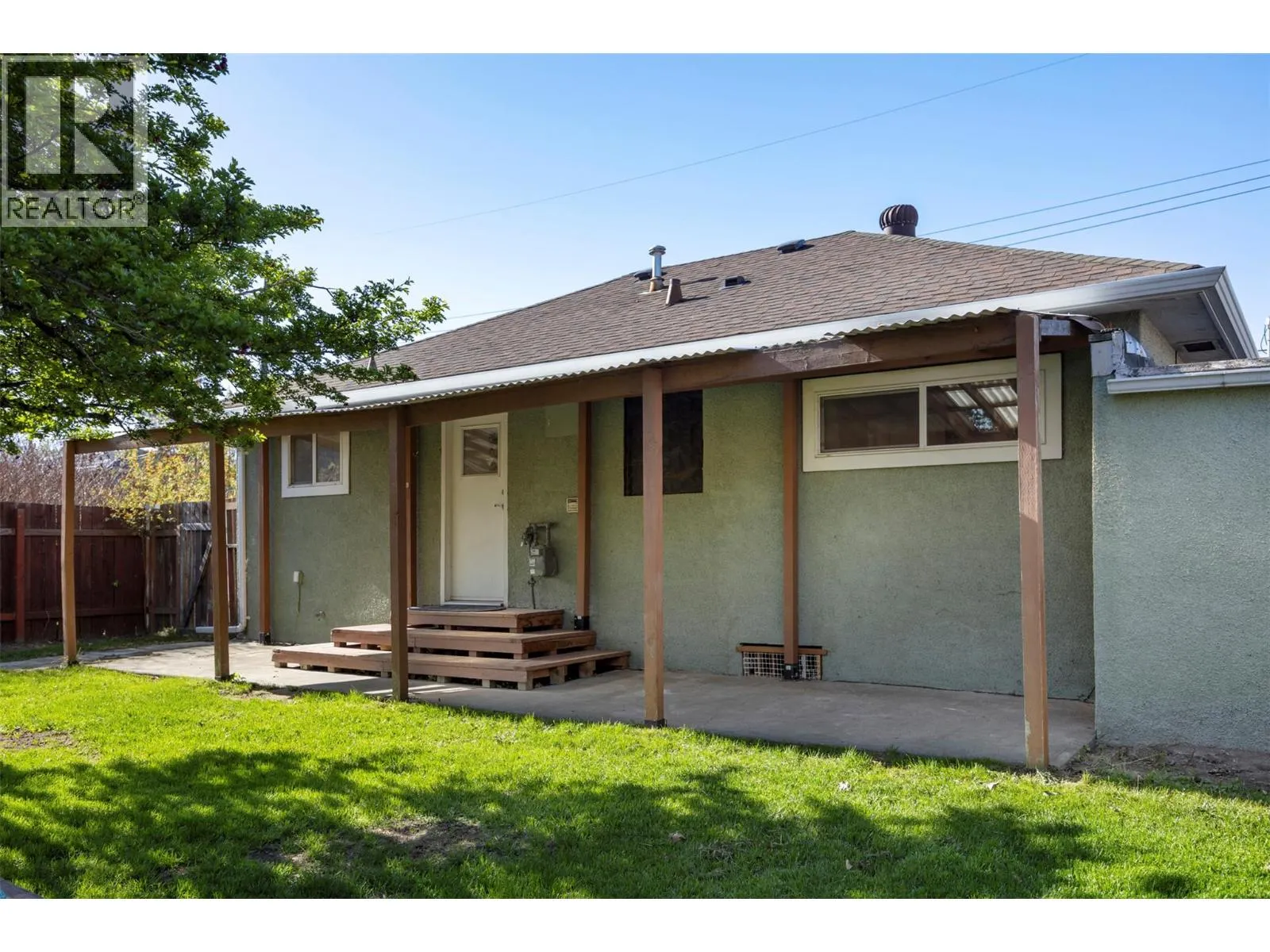259 LARCH Avenue