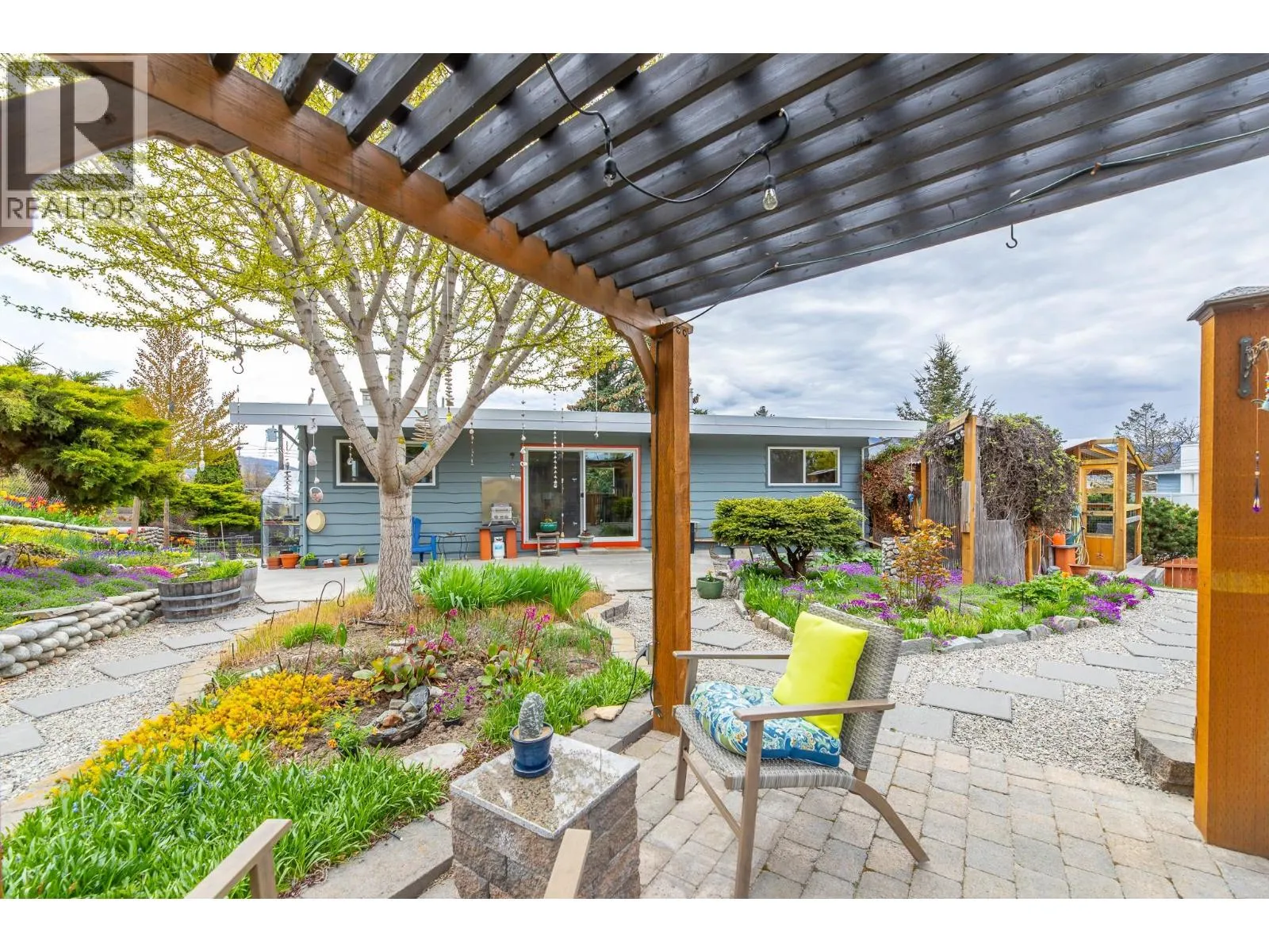 199 Walden Crescent