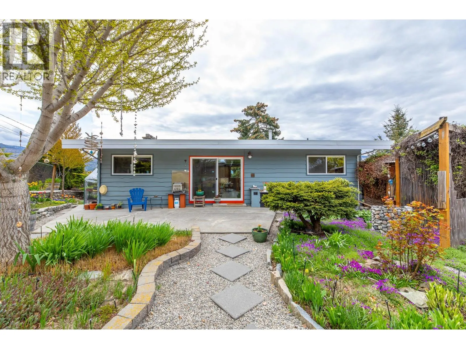 199 Walden Crescent