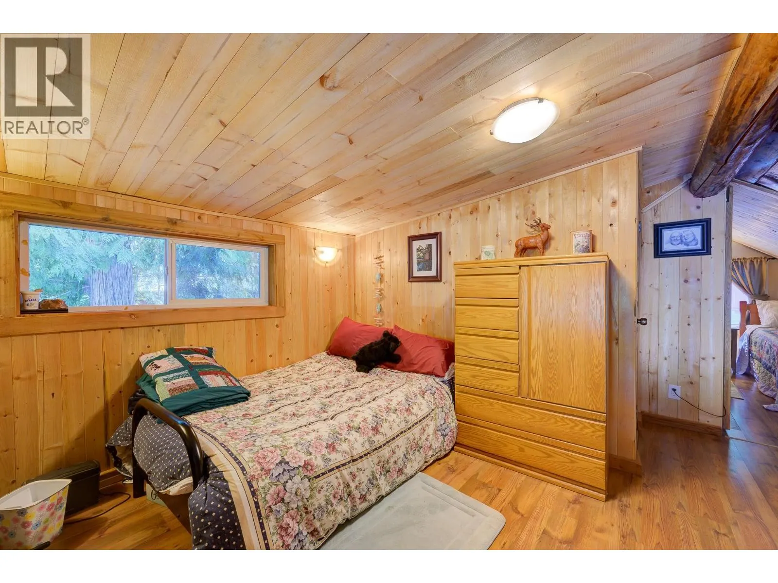 5289 EAST BARRIERE LAKE FS Road