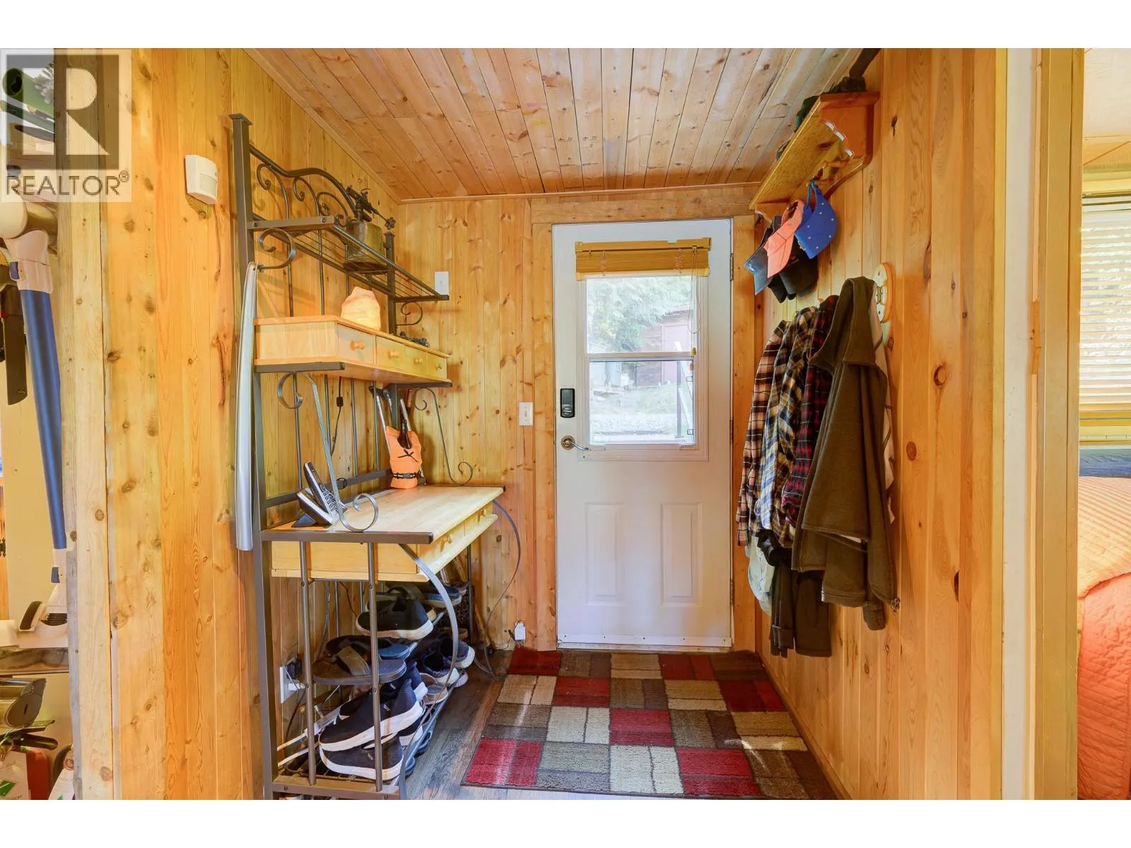 5289 EAST BARRIERE LAKE FS Road