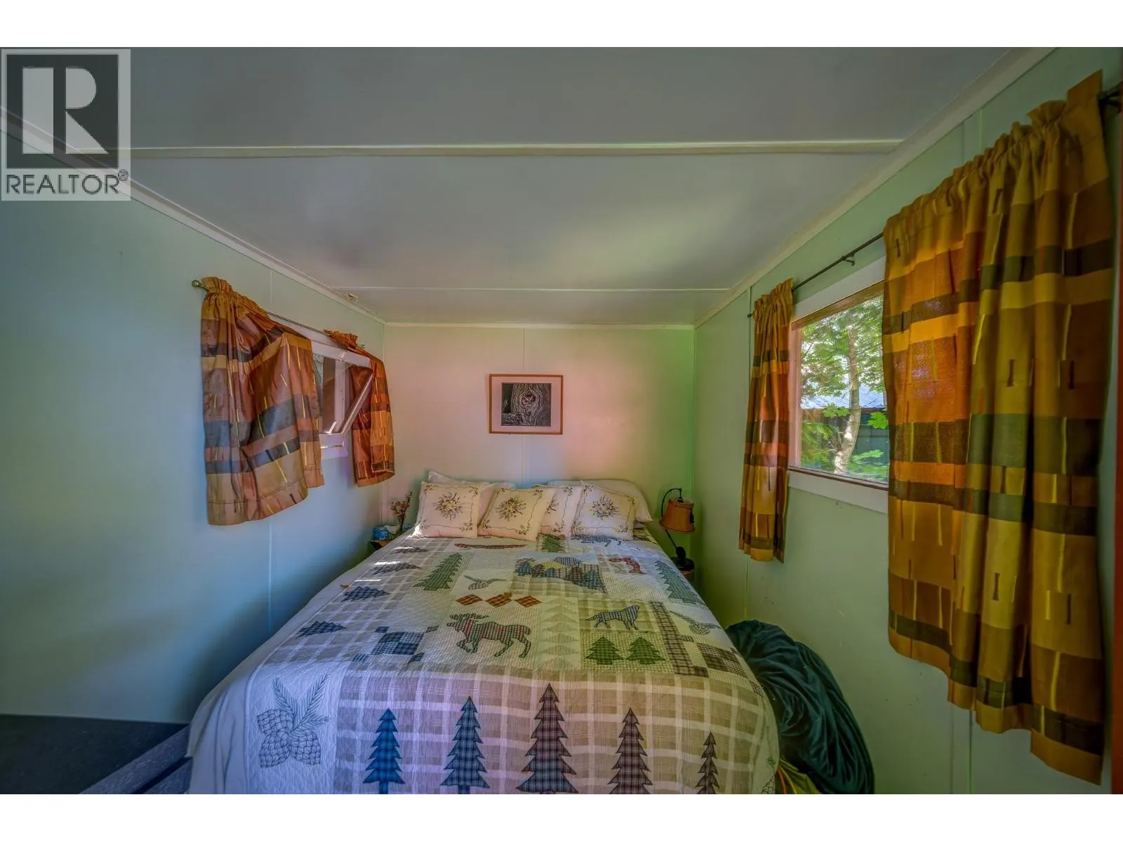 5289 EAST BARRIERE LAKE FS Road